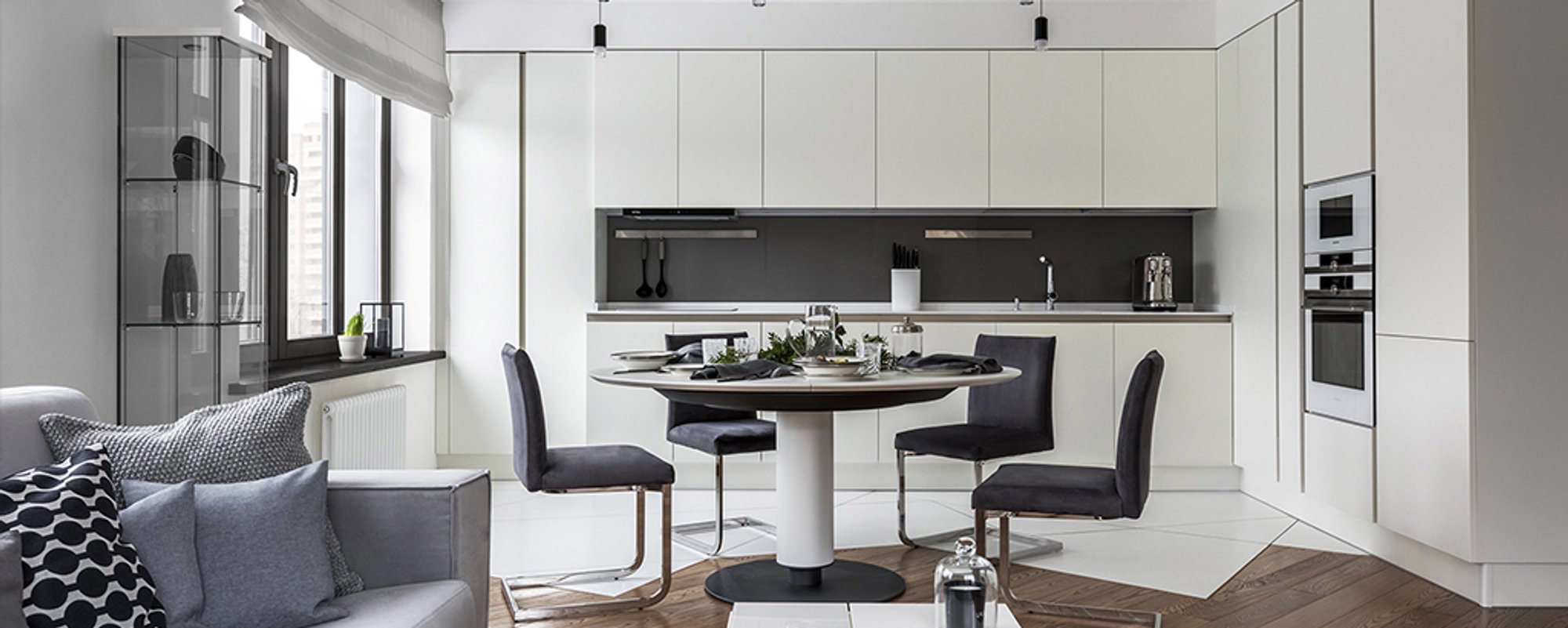 Strict minimalism for a young family