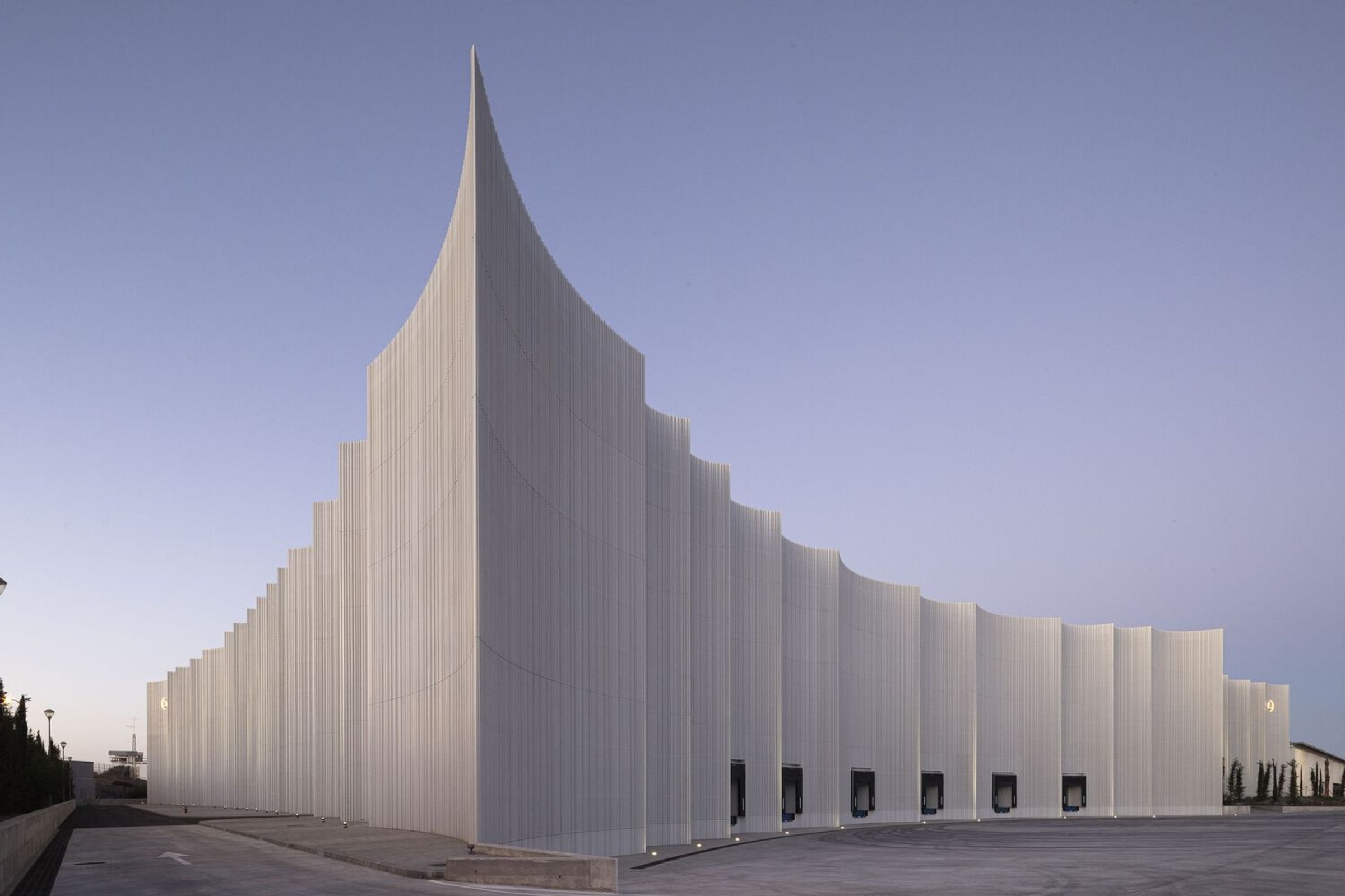 The Mayoral New Warehouse Logistics Center: Sustainable Industrial Architecture in Málaga