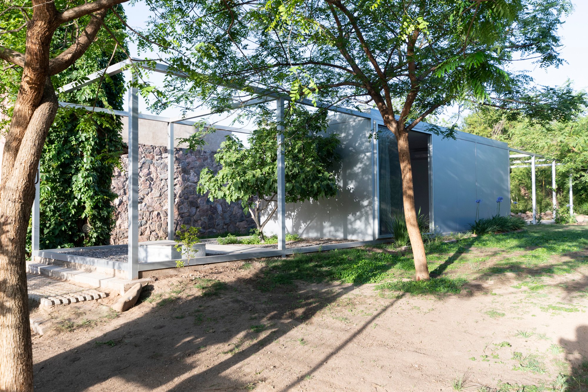 3x3x3 Pavilion: A Modular Steel Pavilion Design by Esteras Perrote