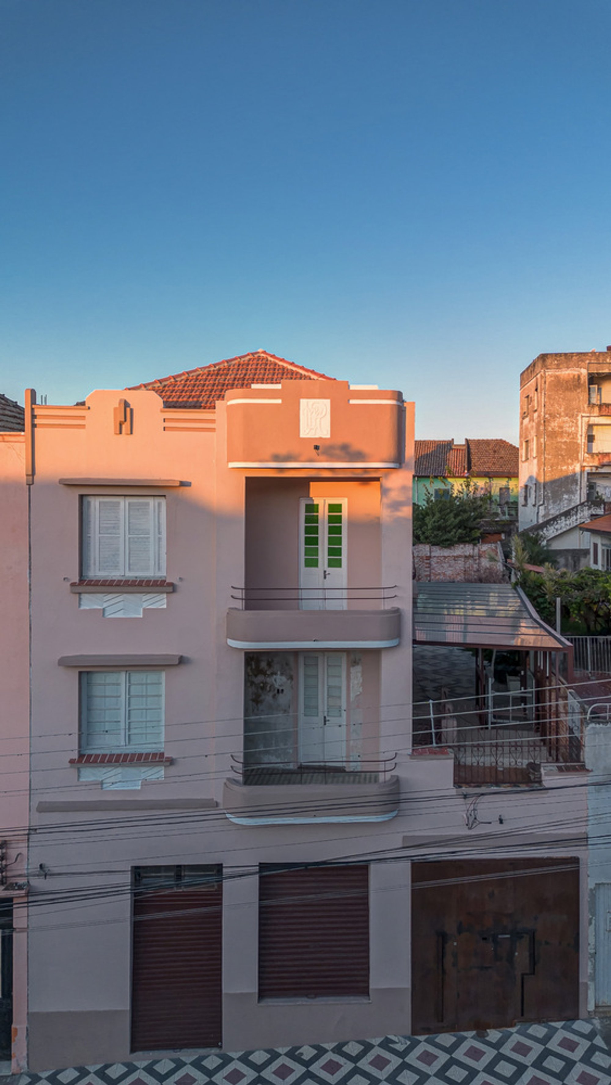 Revitalizing History: Coworking Casa Pedra’s Adaptive Reuse of Art Deco Architecture in Santa Maria"