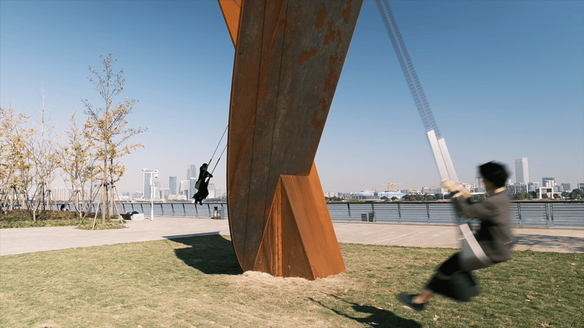 Play with Nature by DL Atelier: An Interactive Urban Installation in Shanghai