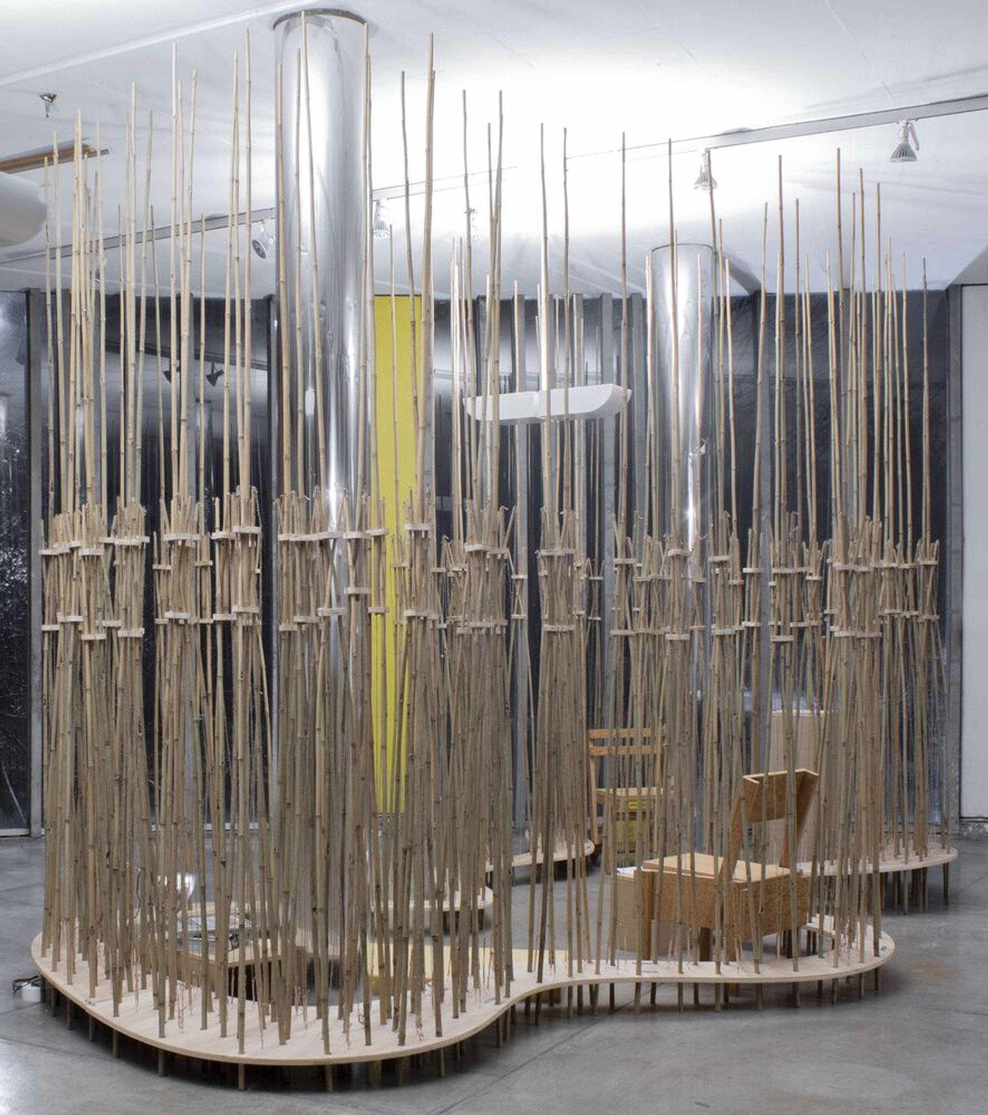 Atomizing the Free Plan Installation: A Tropical Reinterpretation of Le Corbusier's Vision