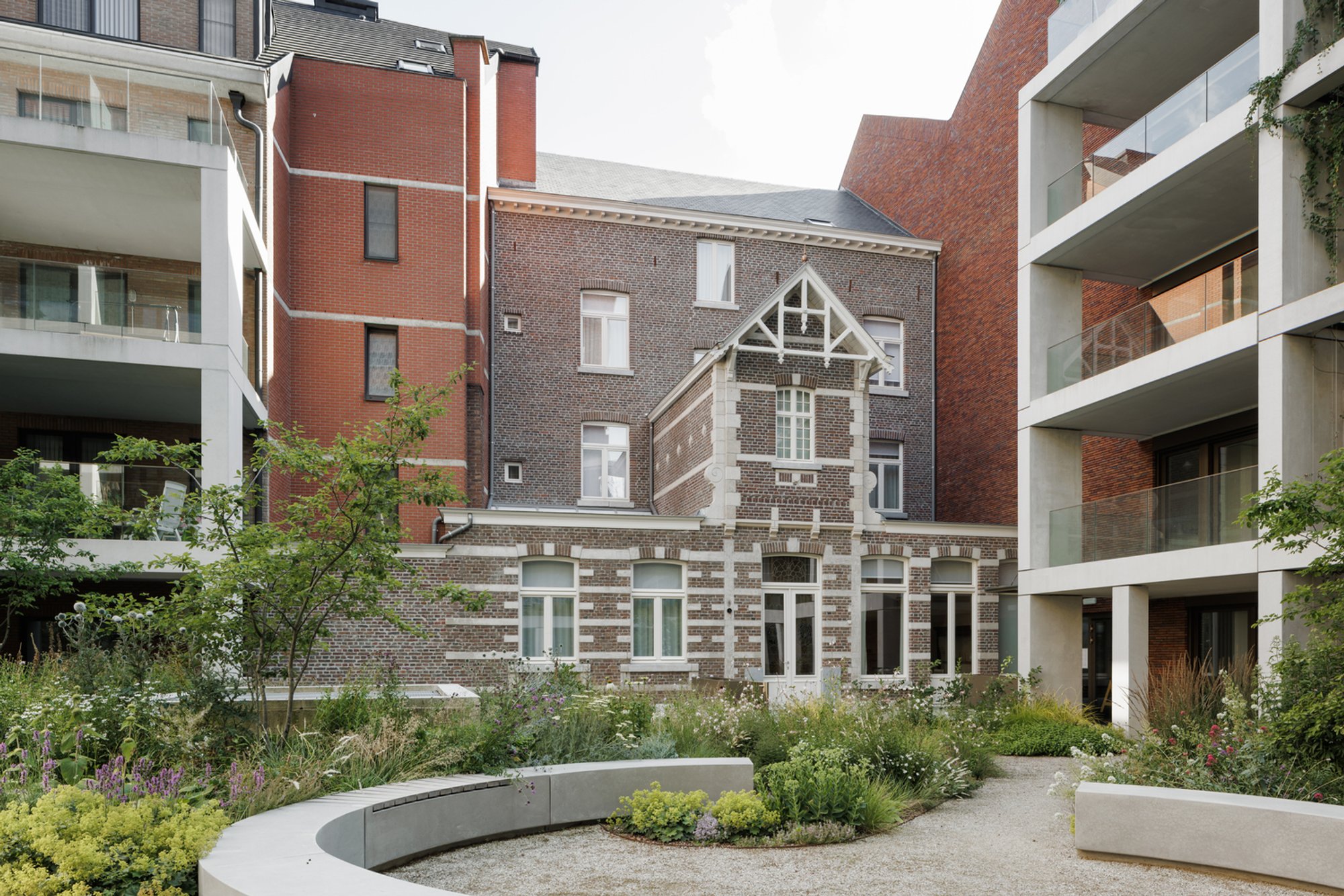 The Ursuline Convent Renovation: A Blend of History and Modern Functionality in Hasselt