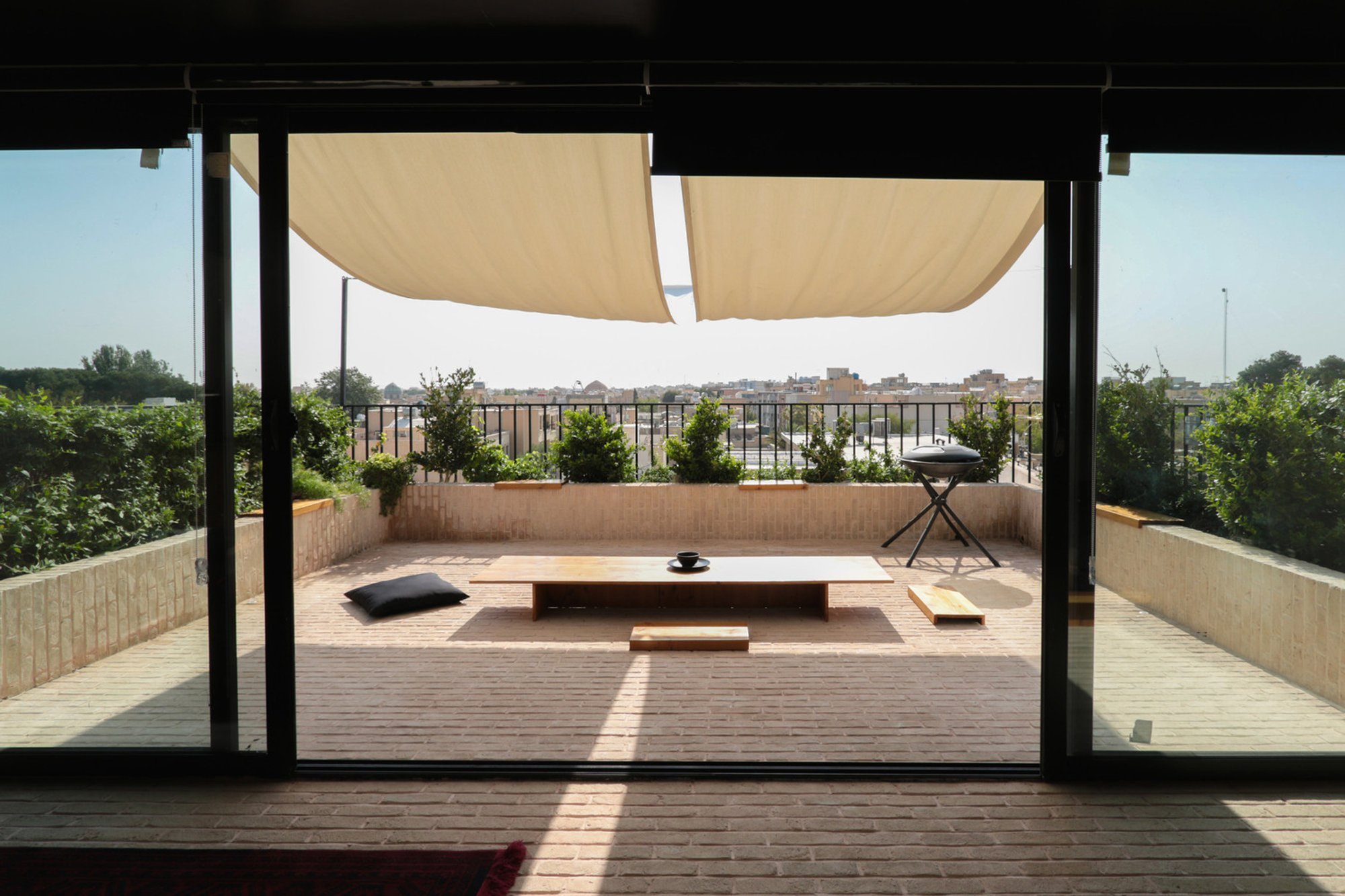 Kharposhteh Apartment: Revitalizing Historic Rooftop Spaces in Isfahan with Modern, Sustainable Design