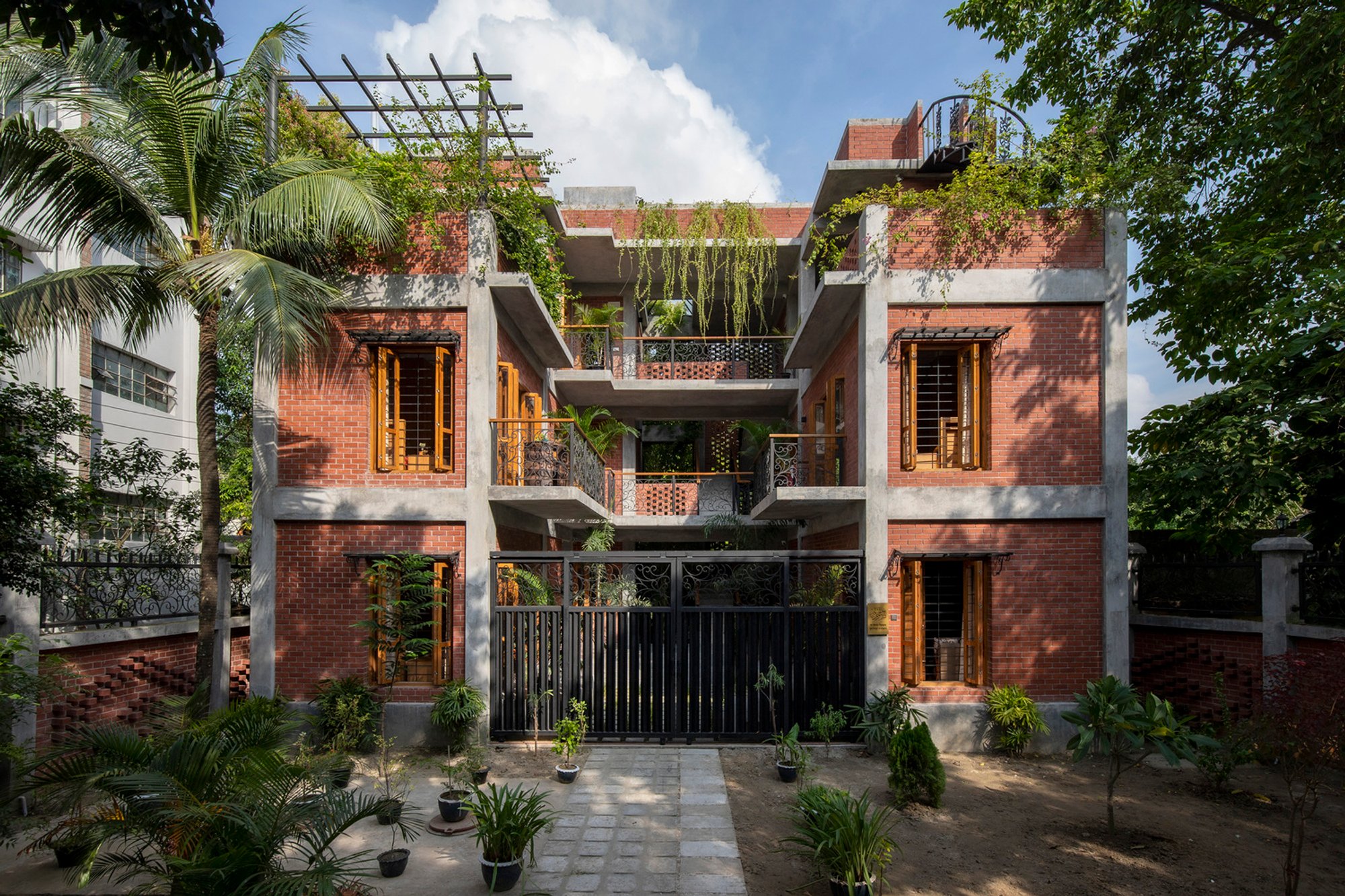 Ayna Burir Adar Residence: A Harmonious Blend of Nature and Architecture in Natore, Bangladesh