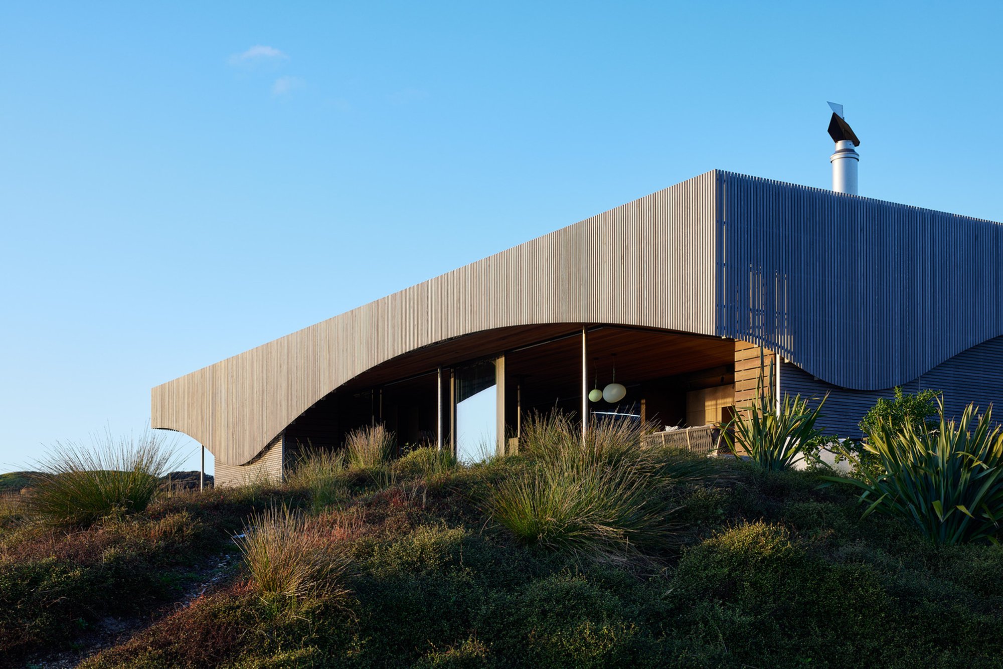 Dune House by Herbst Architects: A Coastal Masterpiece in New Zealand