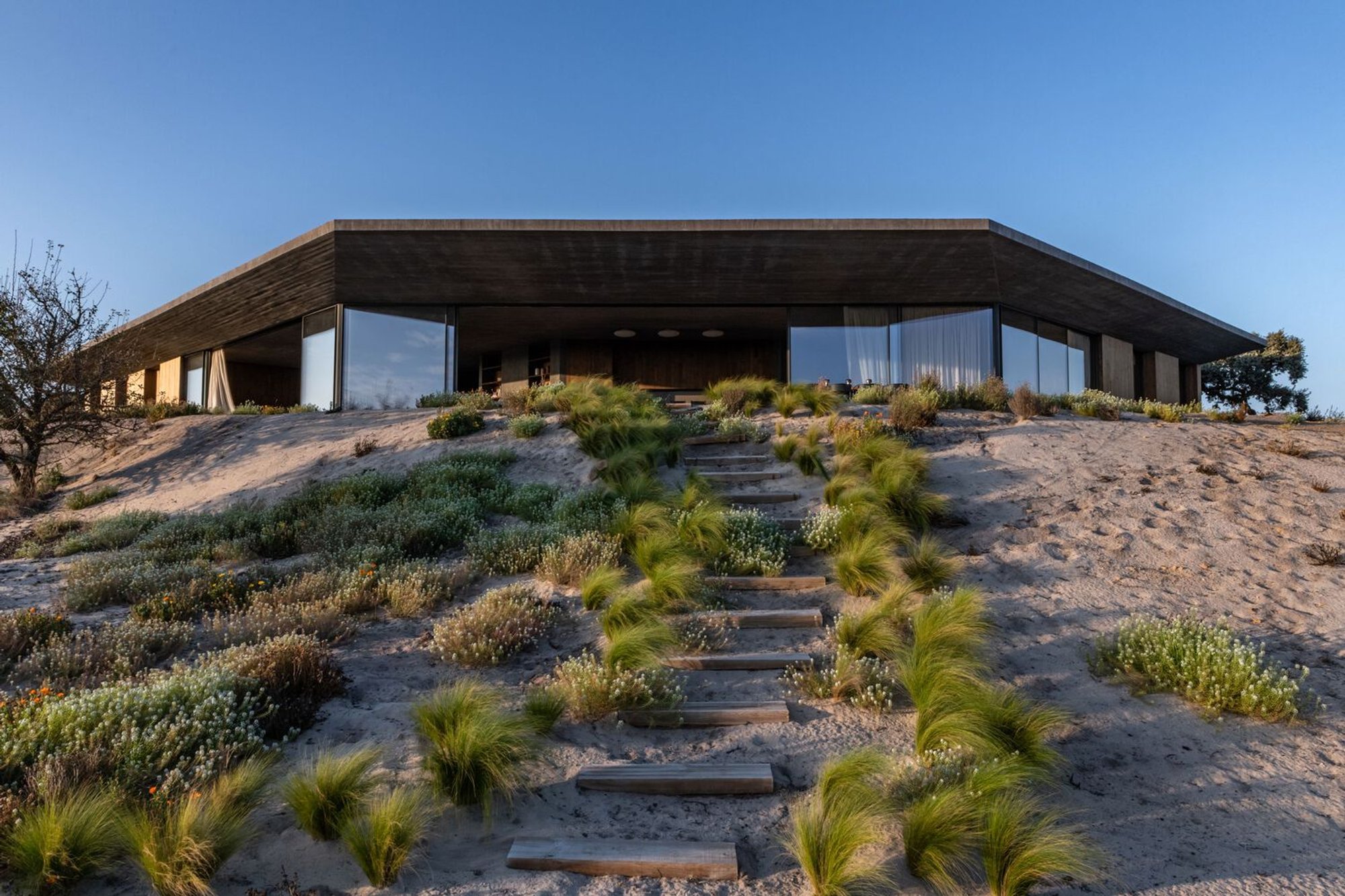 House in Fonte das Perdizes: A Modern Masterpiece in Alentejo's Landscape