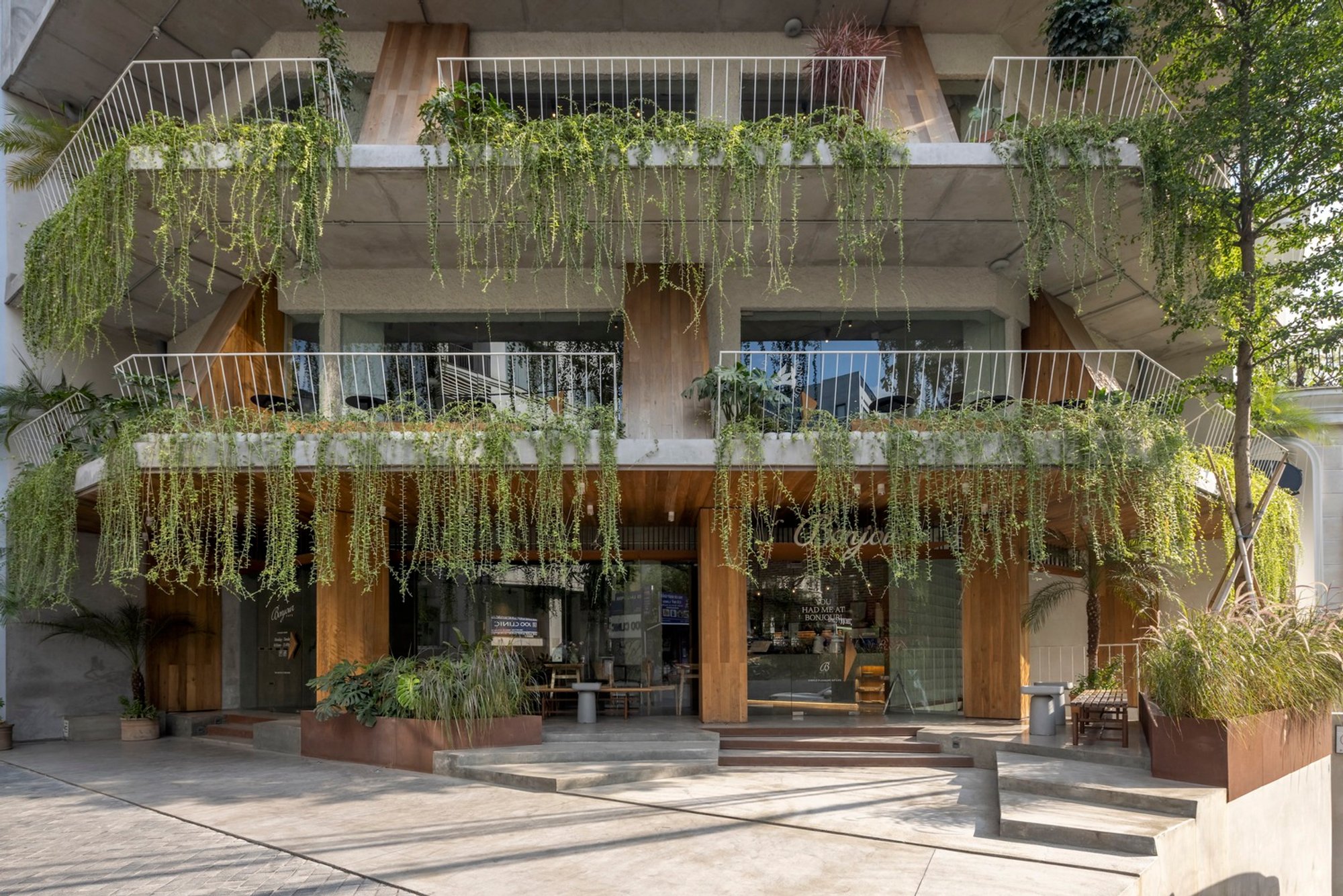 TNV Coffee and Complex Building: A Unique Architectural Gem in Hanoi by Comma Studio