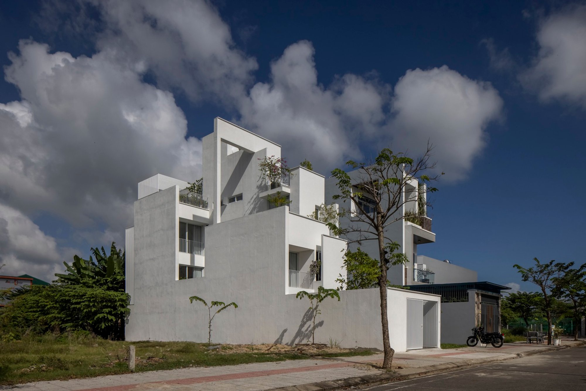 House for Young Families 01: A Modern, Flexible Home by H-H Studio in Da Nang