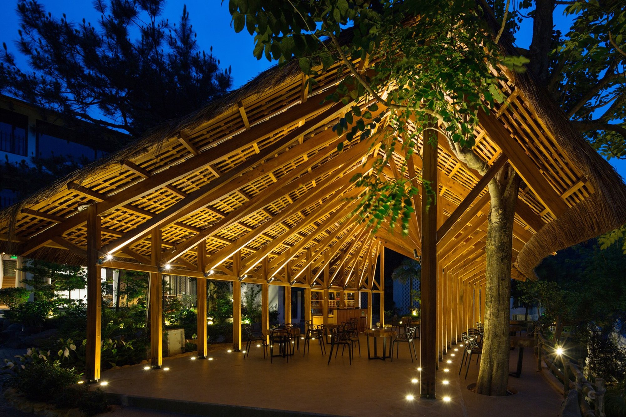 Eco-Friendly Wood Architecture: Rhythm of the Wood Restaurant by MAS Architects