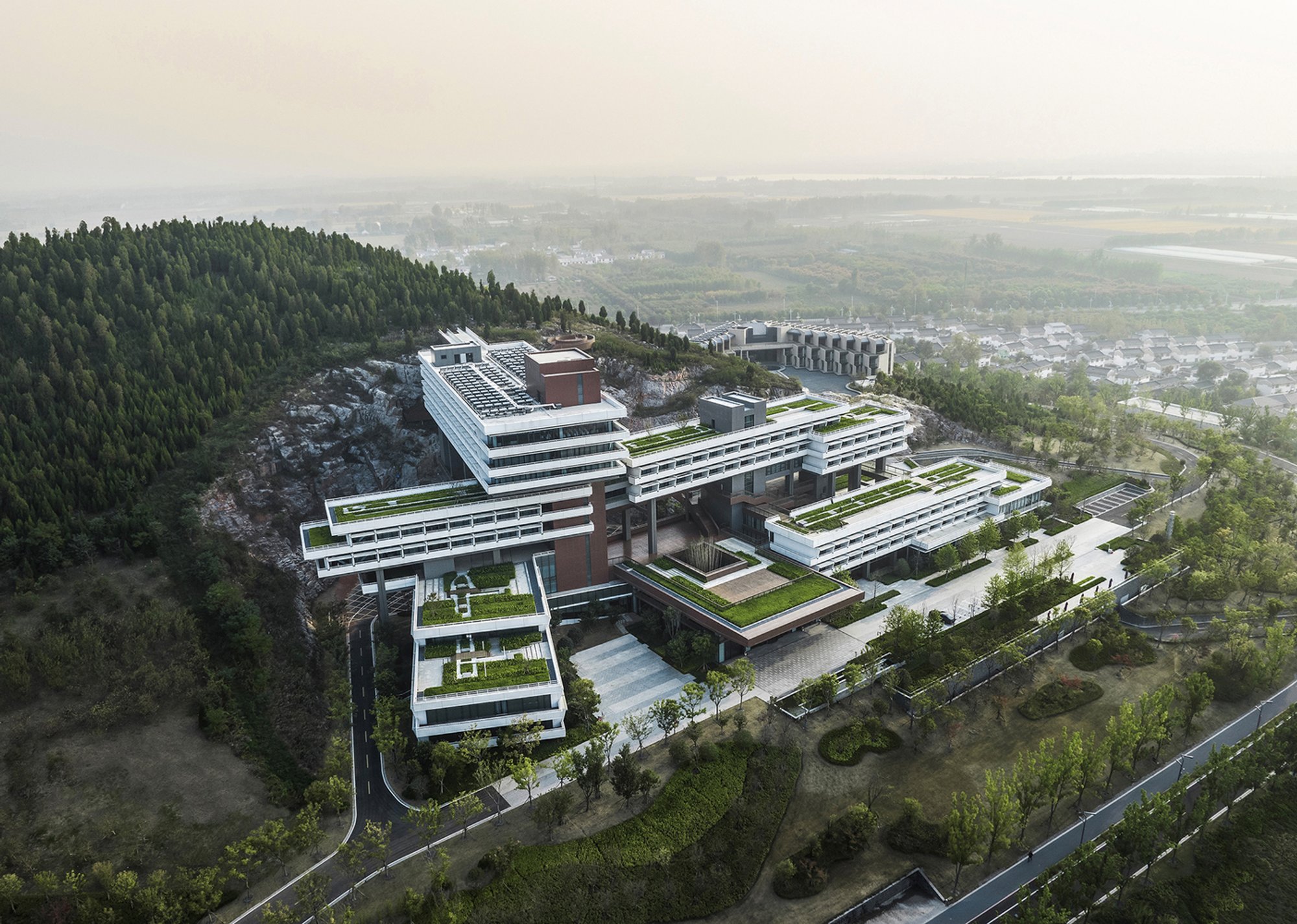 Sustainable Hotel Architecture in Xuzhou Garden Expo Park: A Fusion of Nature and Design