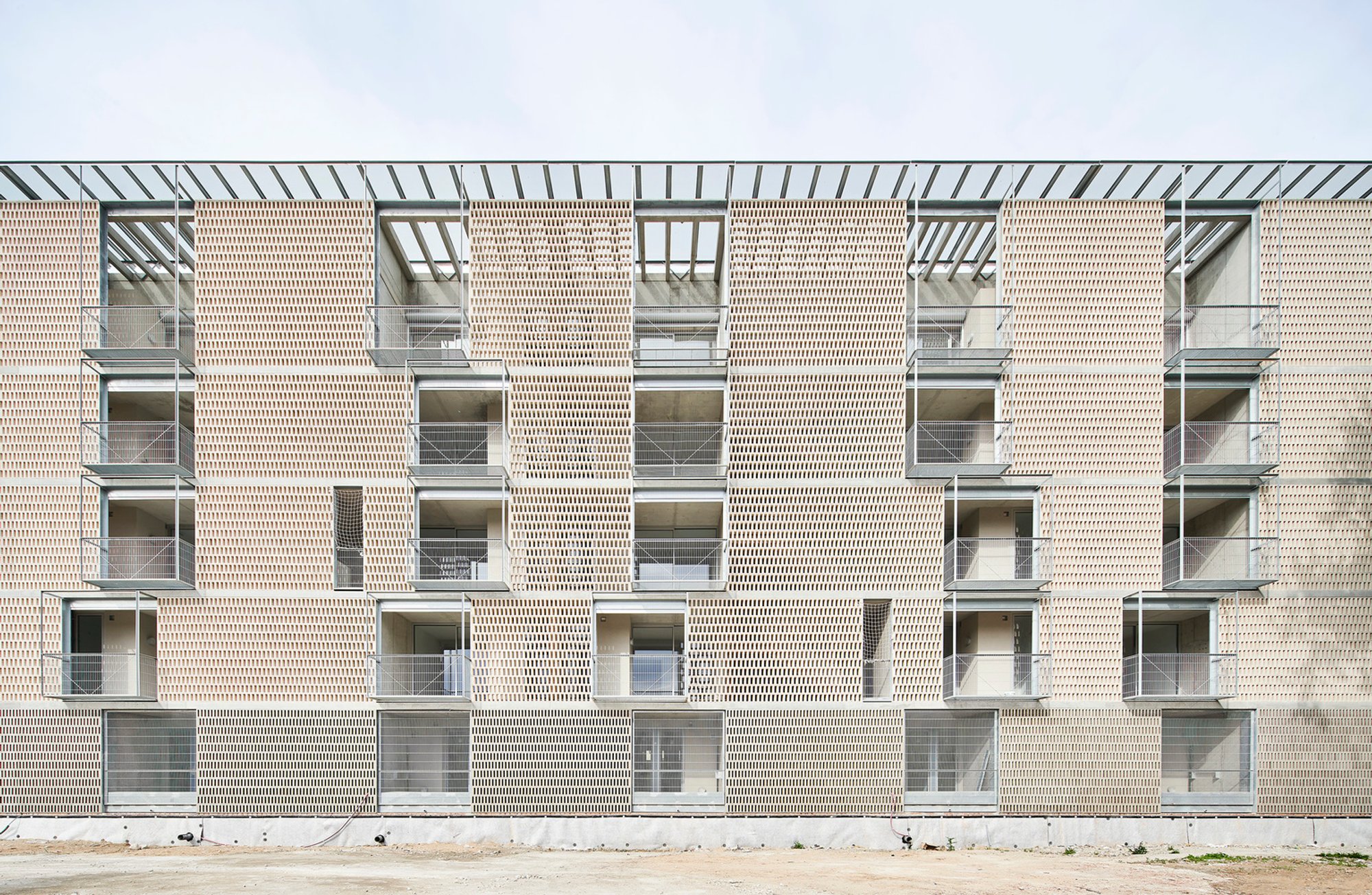 Bon Pastor 54 Social Housing Units: A Modern Approach to Sustainable Urban Living in Barcelona