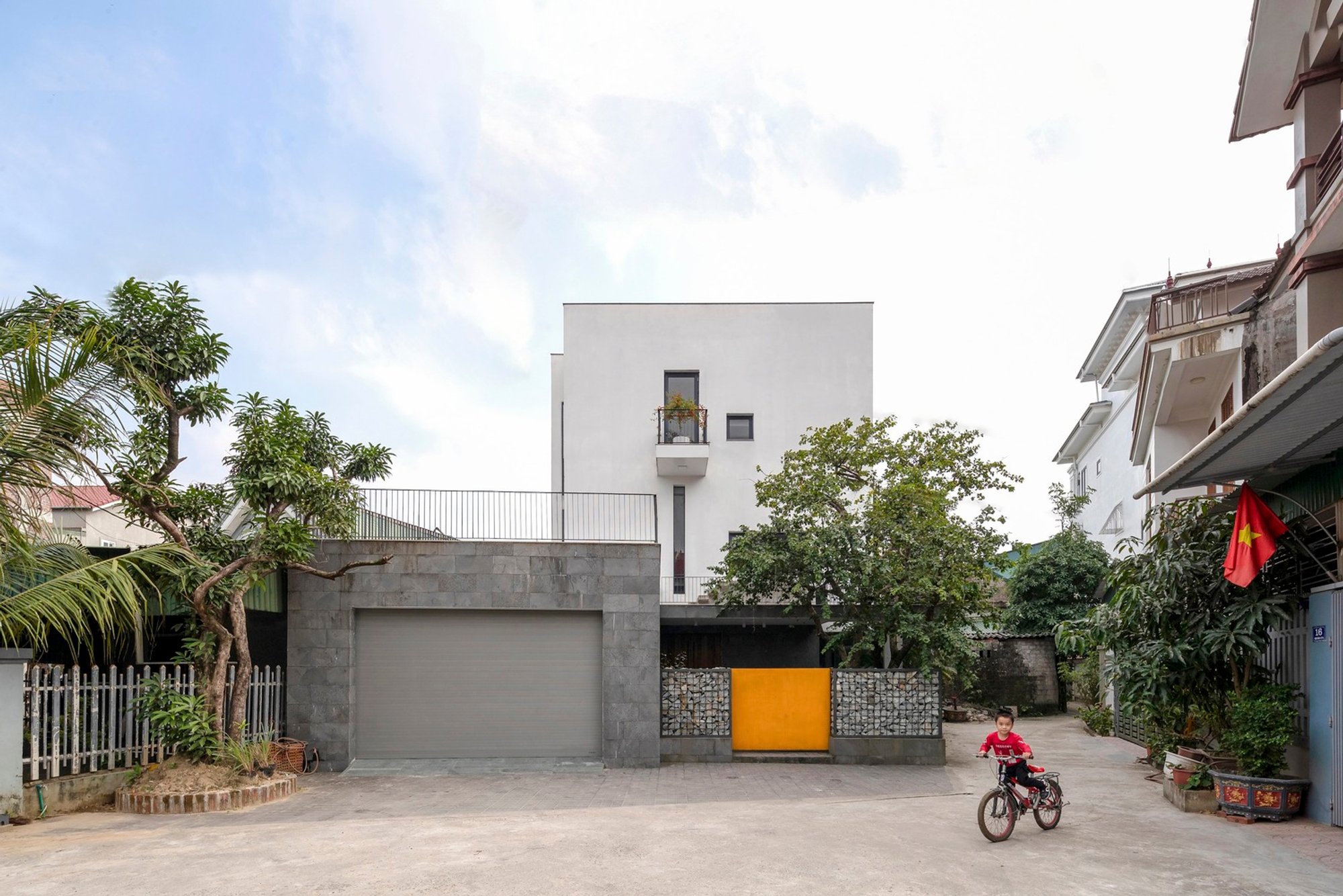 HT House: A Modern Architectural Retreat in Hà Tĩnh, Vietnam