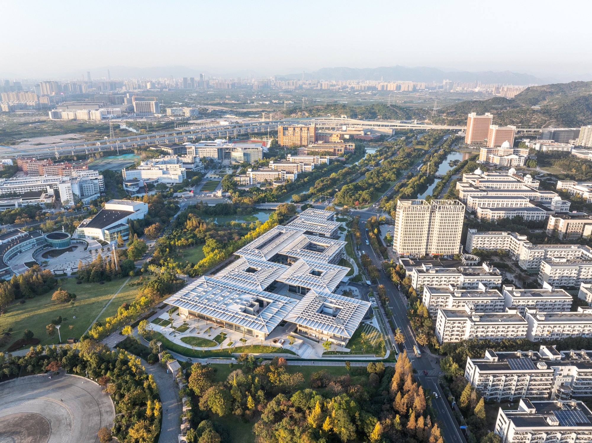 Wenzhou Medical University International Exchange Center by Atelier FCJZ