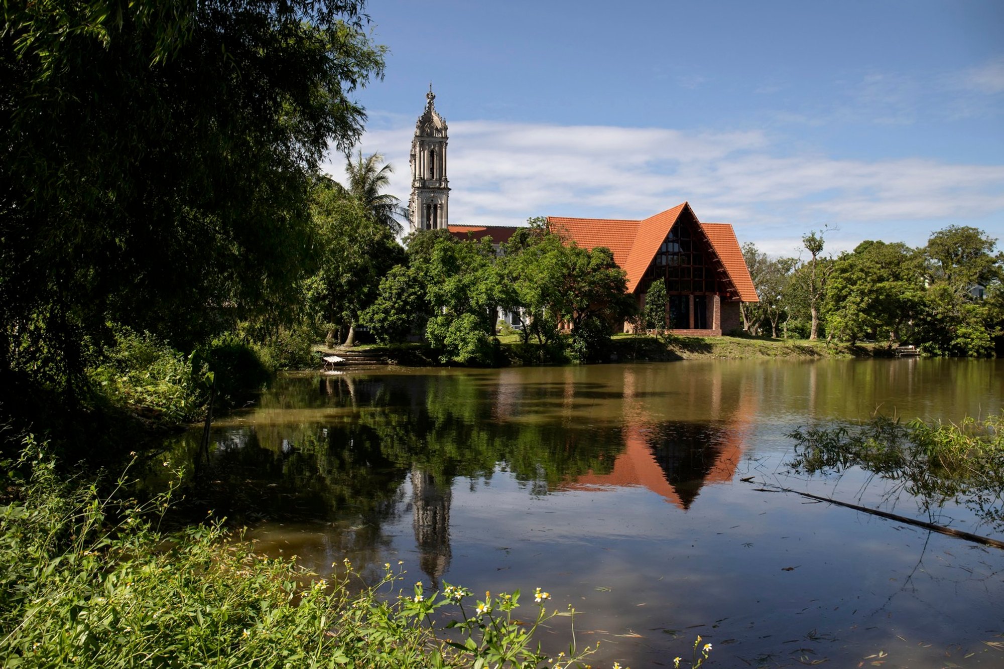 Vietnamese Religious Architecture Design: A Fusion of Tradition and Nature