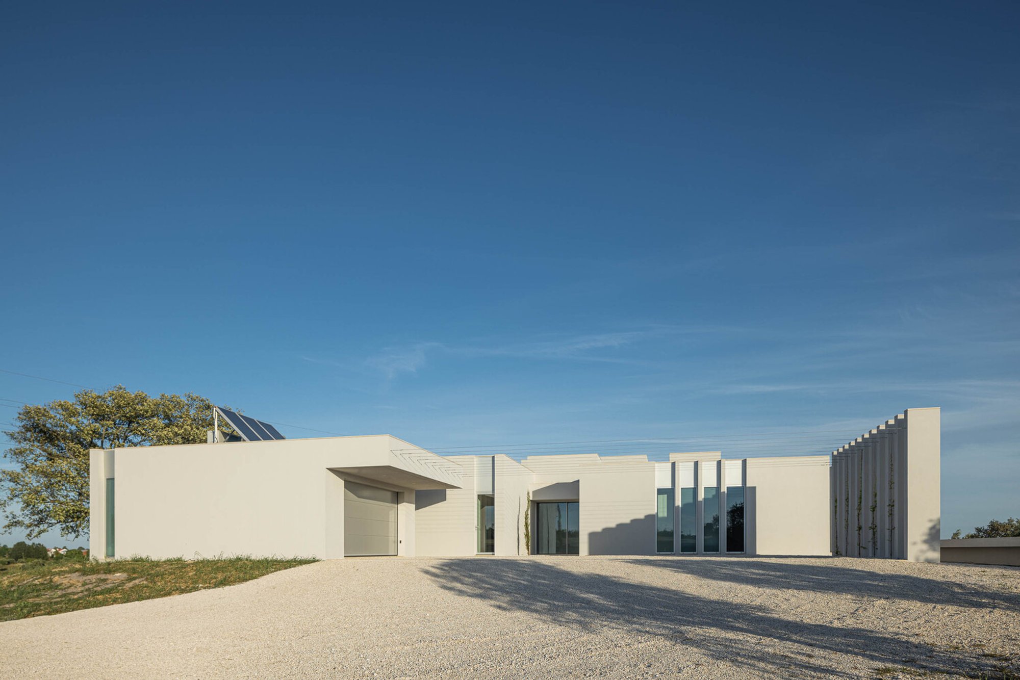 Casa Na Romeira: A Modern Architectural Gem by dp Arquitectos in Santarém, Portugal