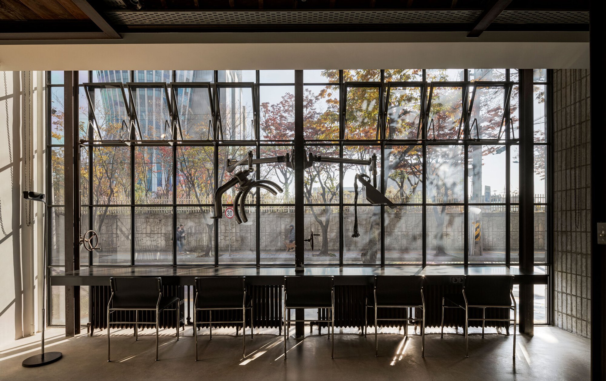 Modern Hair Studio Interior Design: Tan Hair Studio by oftn Studio