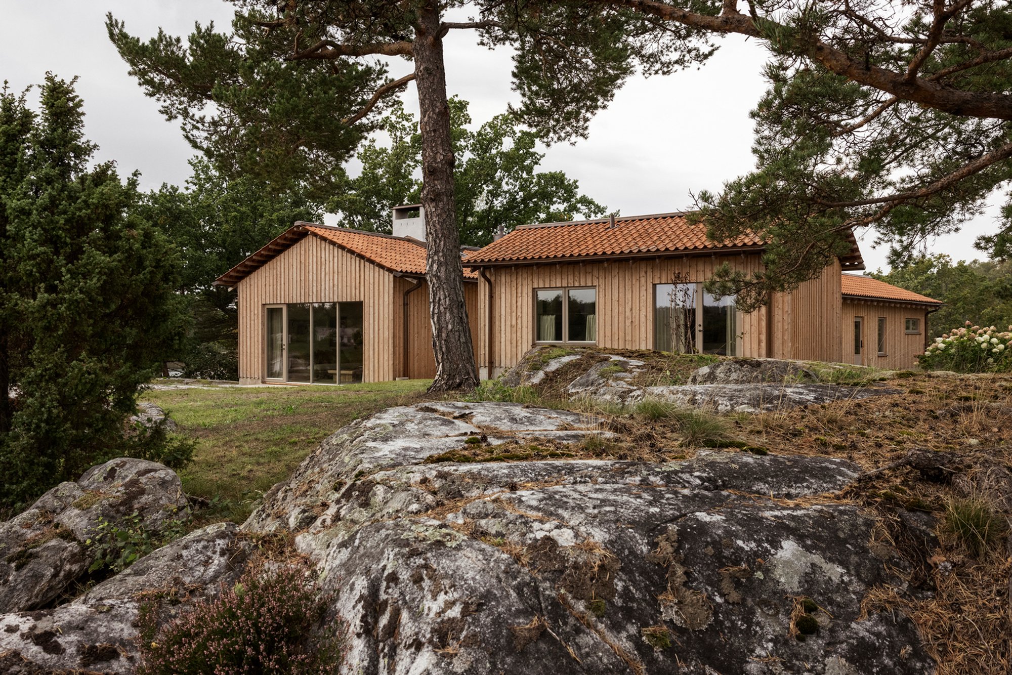 Modern Scandinavian Architecture: Exploring Villa JJ by Metropolis Arkitekter