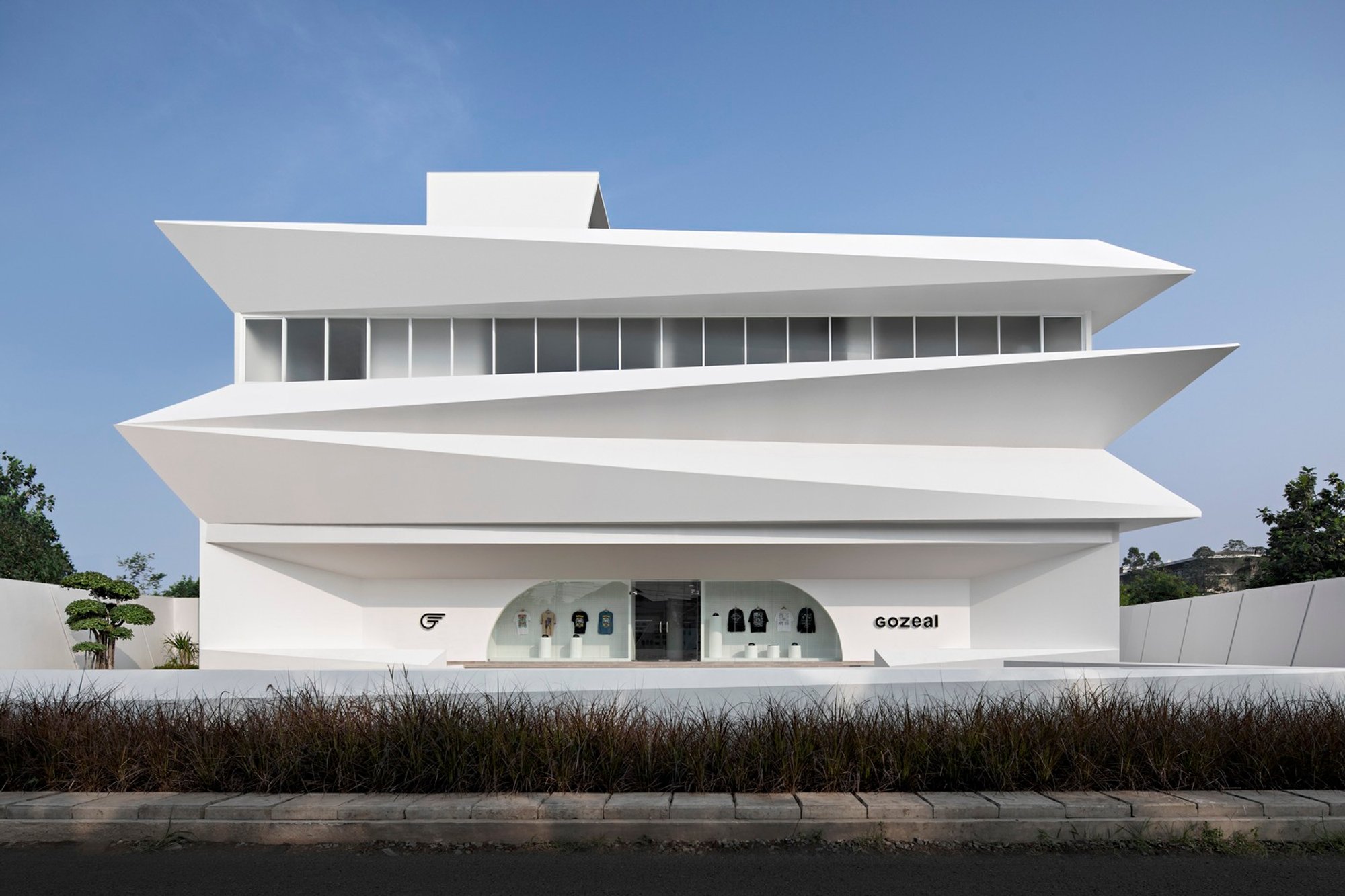 Futuristic Retail Store Design: Gozeal Store by Wanawa Studio