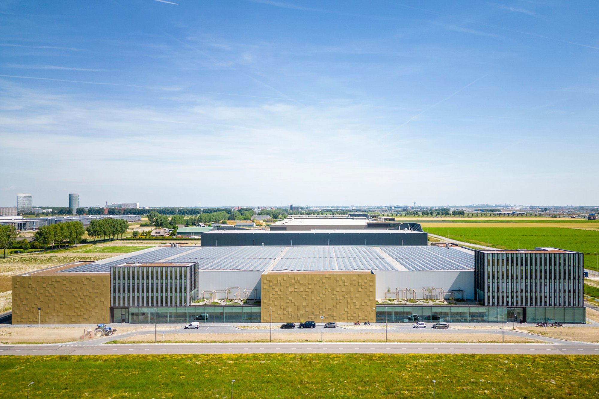 Nature-Inclusive Logistics Architecture: Redefining Warehouses for a Sustainable Future