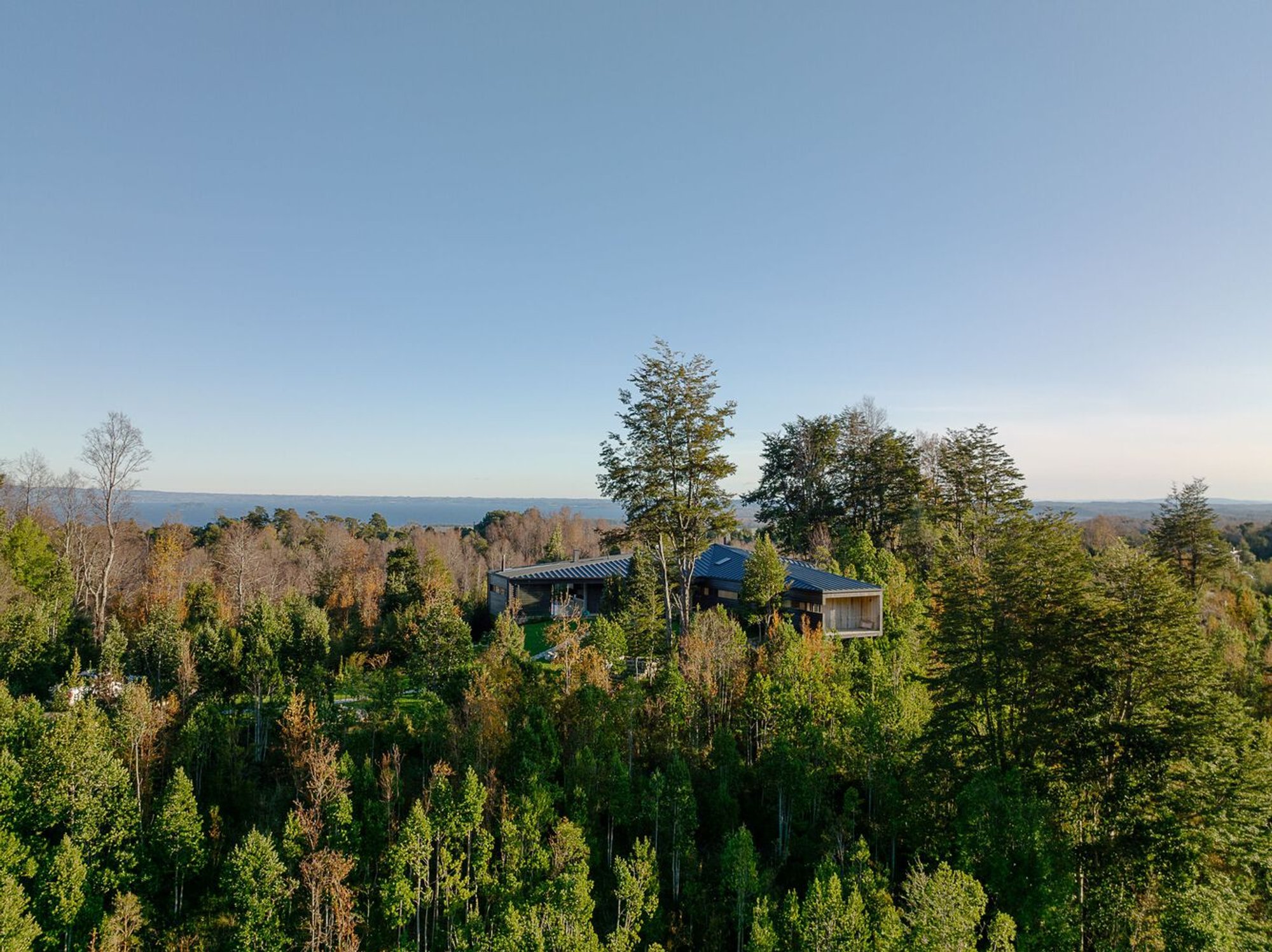 Modern Cabin Architecture in Chile: The Apfel House by Hebra Arquitectos