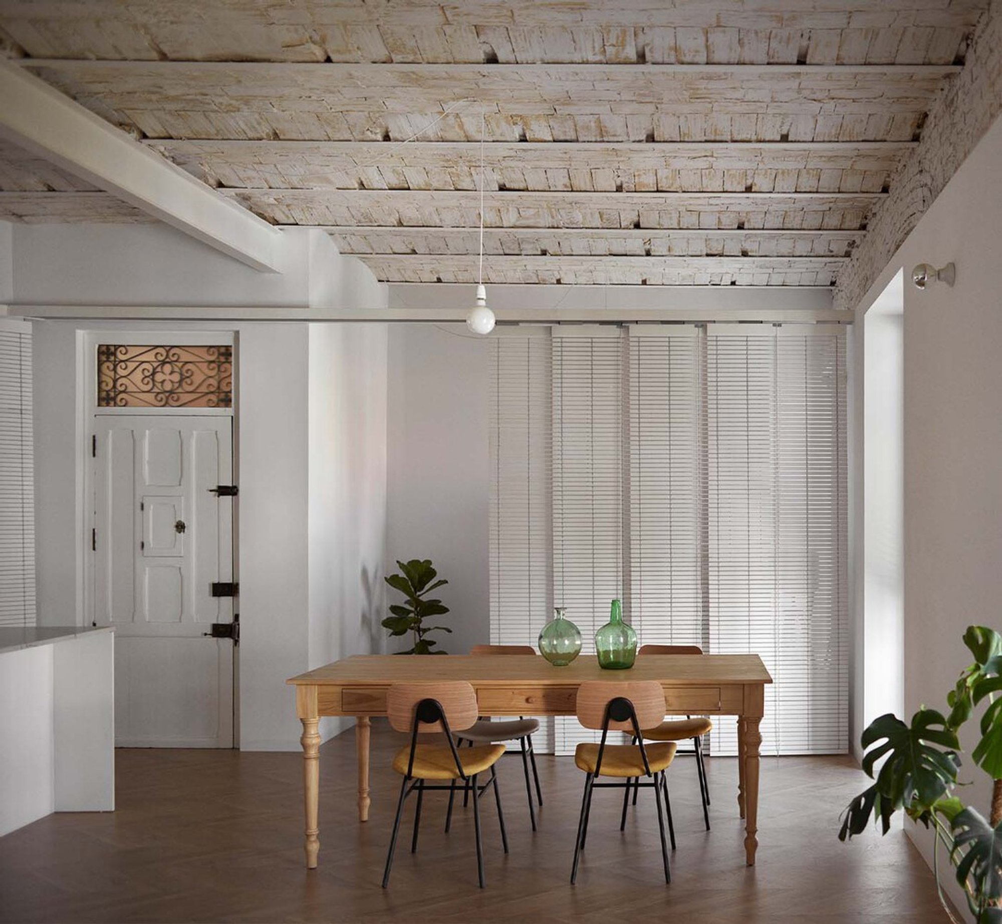 Apartment in Russafa: A Contemporary Transformation by Quadrat Estudio