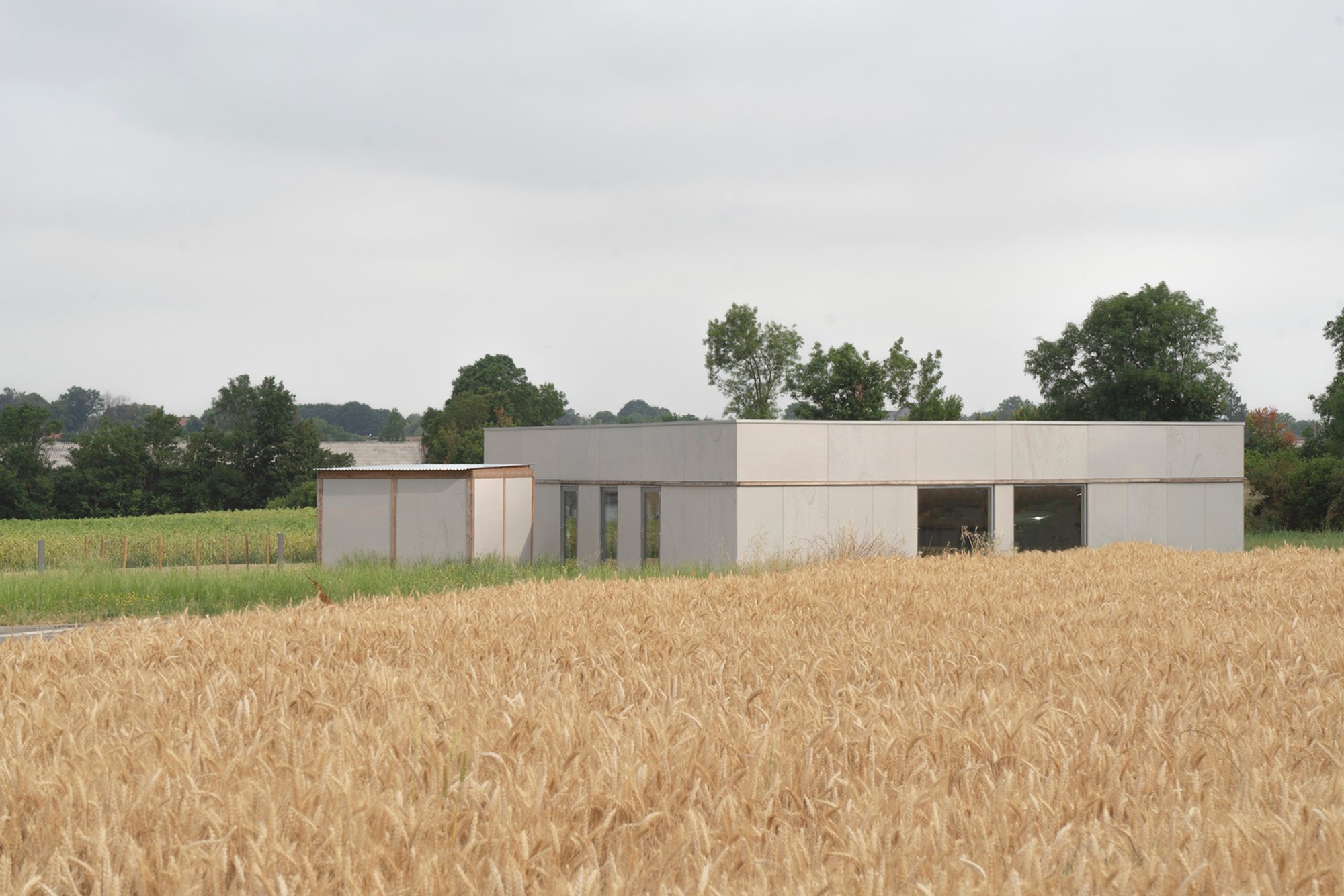 Nursery Benêtre: A Minimalist Approach to Early Childhood Spaces by OFFICE MUTO