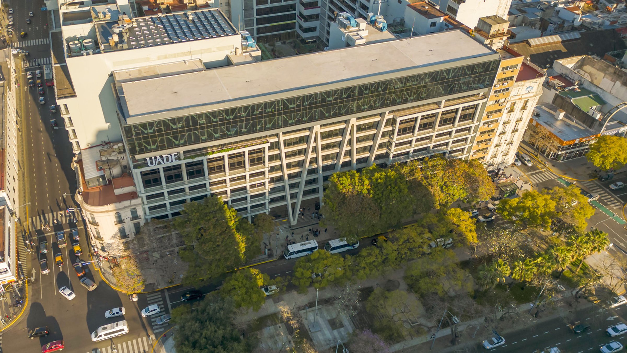 Modern University Campus Architecture: A Vision for the Future of Urban Learning Spaces