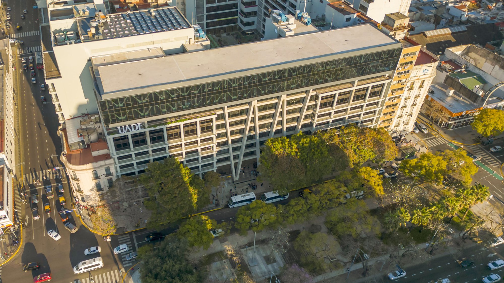 Modern University Campus Architecture: A Vision for the Future of Urban Learning Spaces