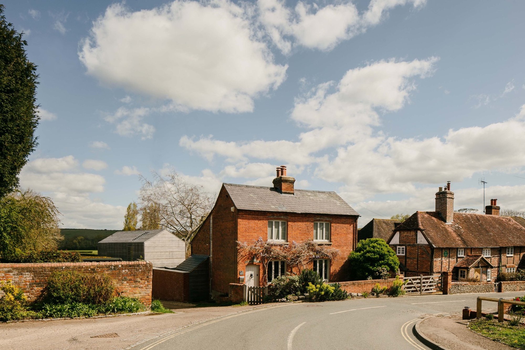 Bridleway House: A Masterclass in Timber Extension Architecture by Guttfield Architecture