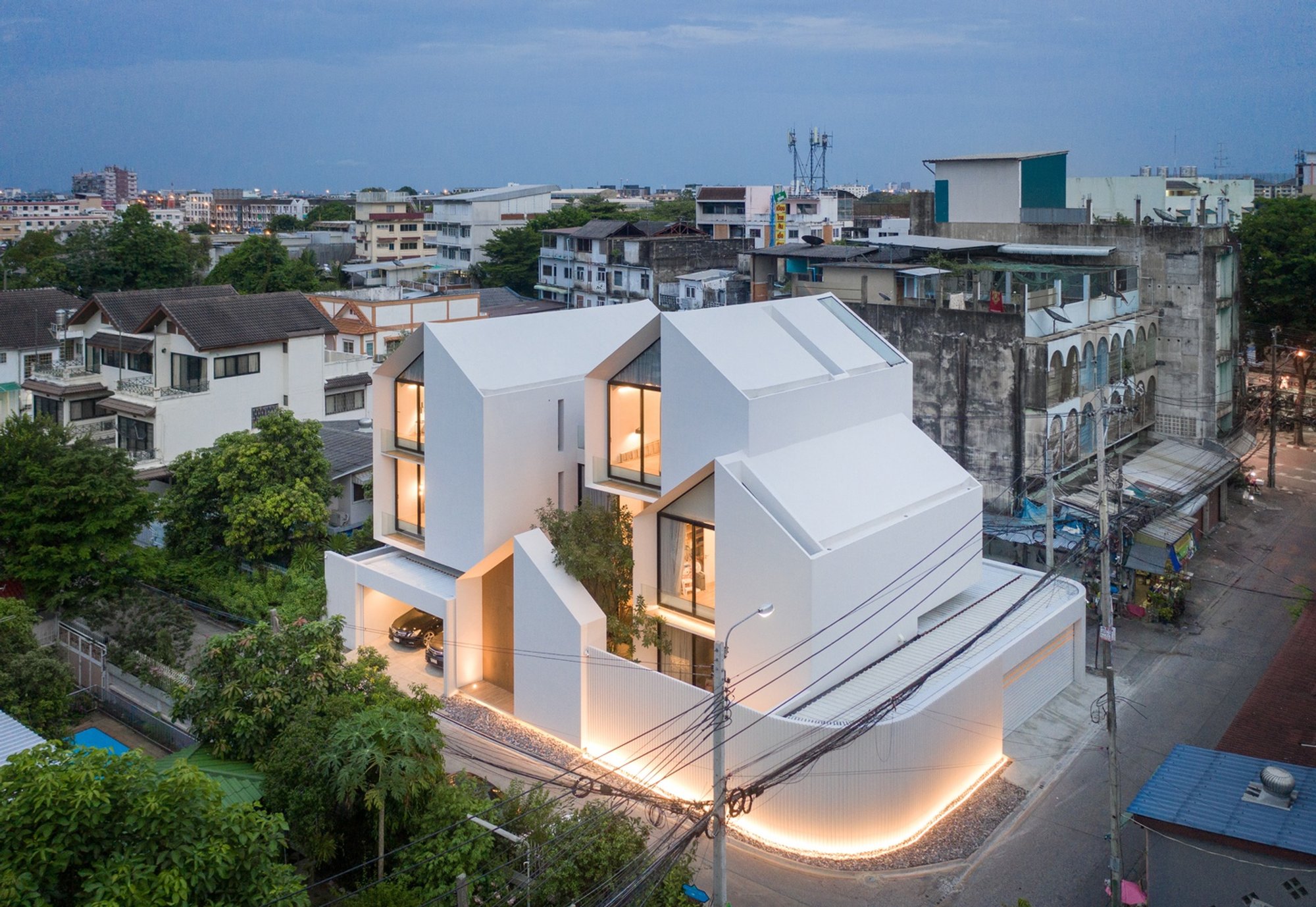 Full House by WARchitect: A Multi-Generational Haven
