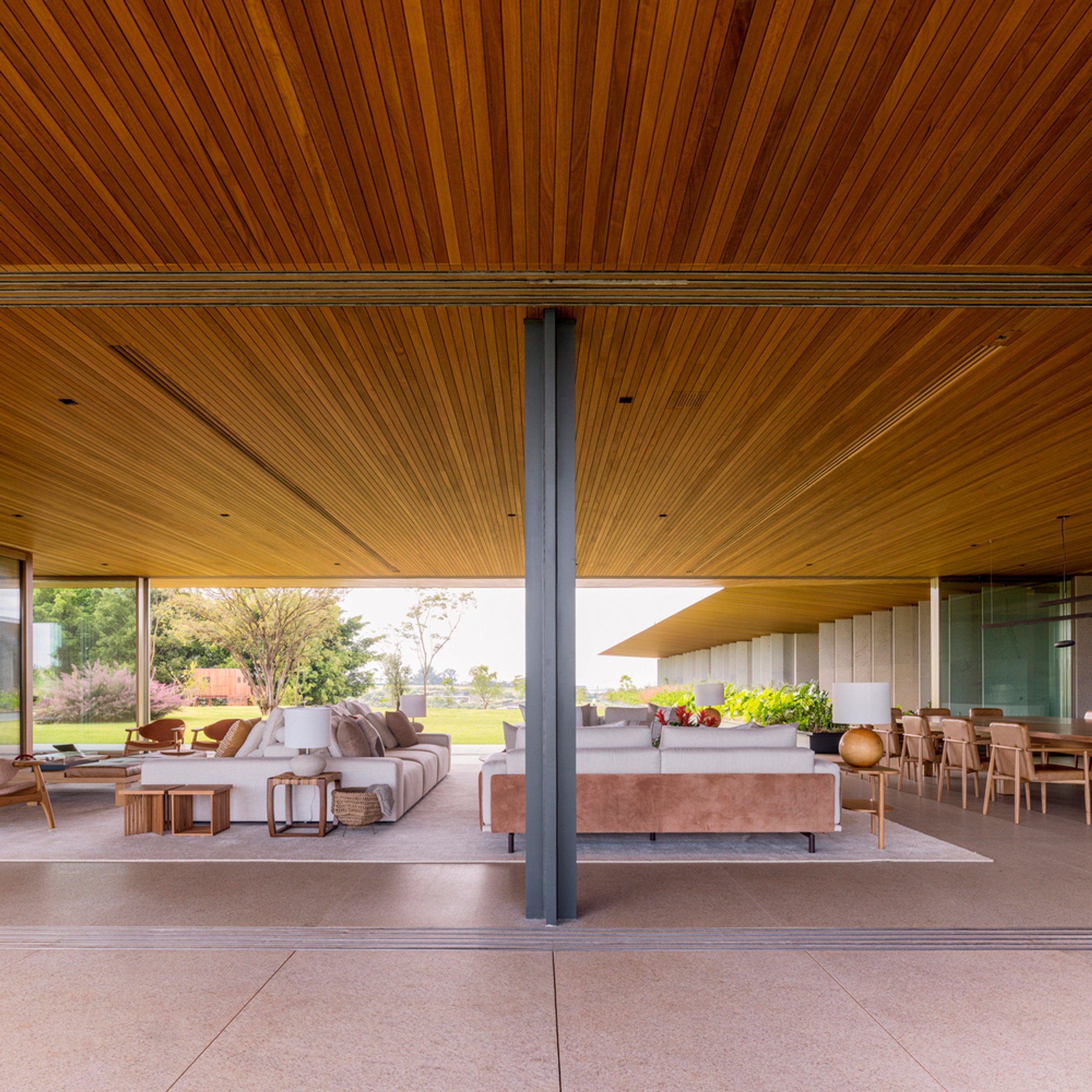 Modern Pavilion House Design: EA Residence by Jacobsen Arquitetura