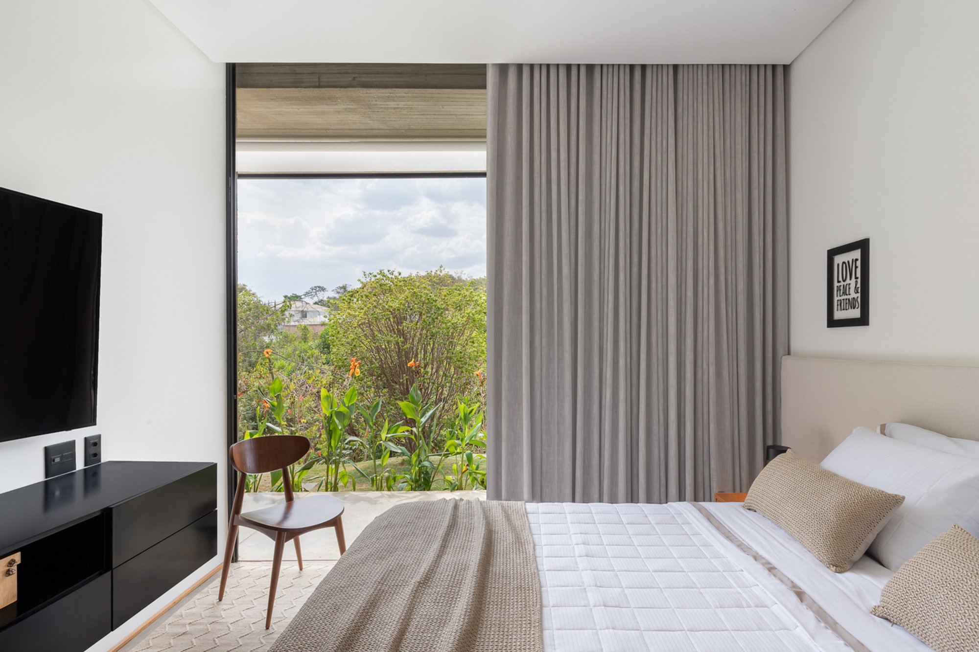 Paineiras House: A Masterpiece of Modern Brazilian Architecture