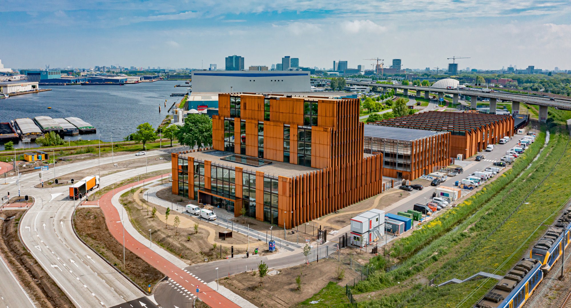 Sustainable Office Architecture in Amsterdam: Liander Westpoort by De Zwarte Hond