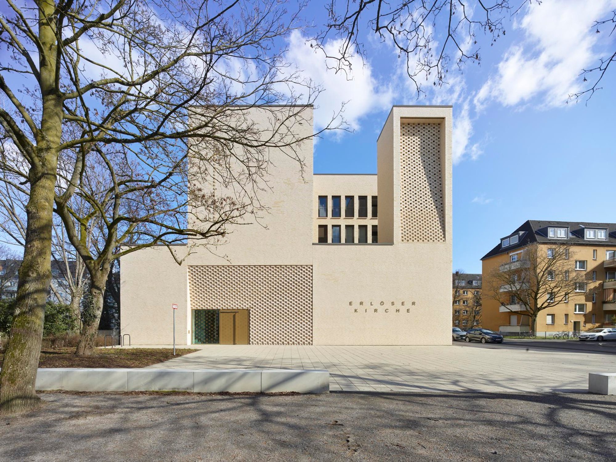 Modern Church Architecture with Multi-functional Design: Köln-Weidenpesch Church