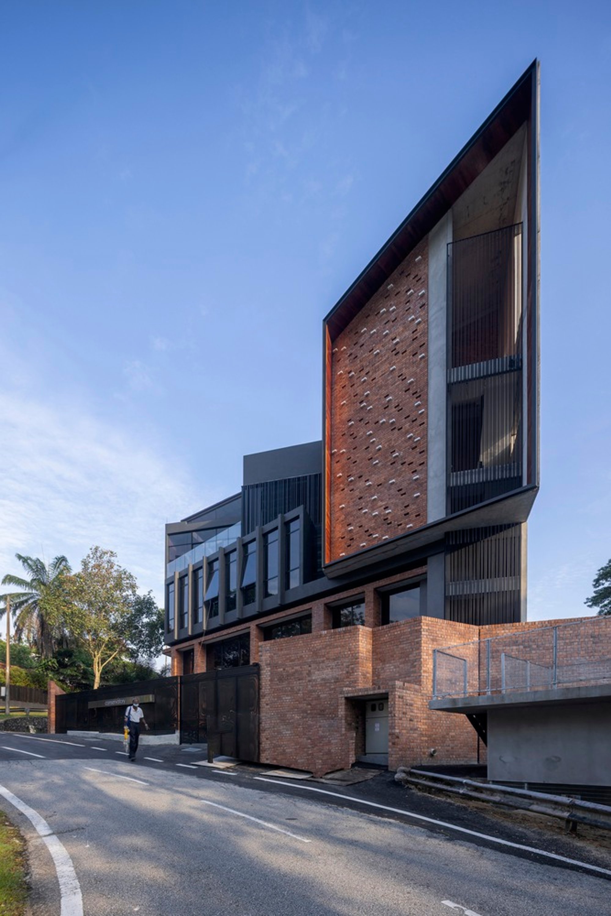 Modern Minimalist Architecture Design: A Case Study of Project Conservatory