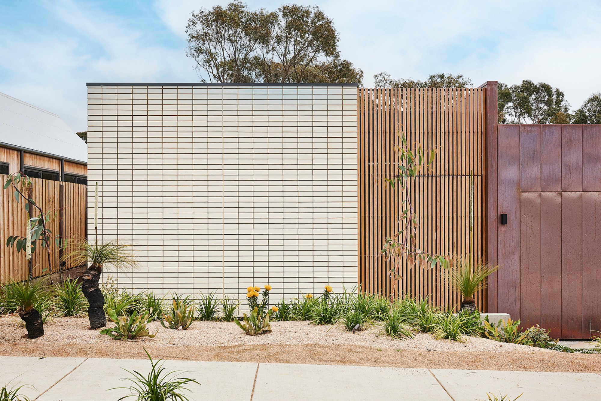 Modern Coastal House Design Australia: Torquay Garden House by Lifespaces Group