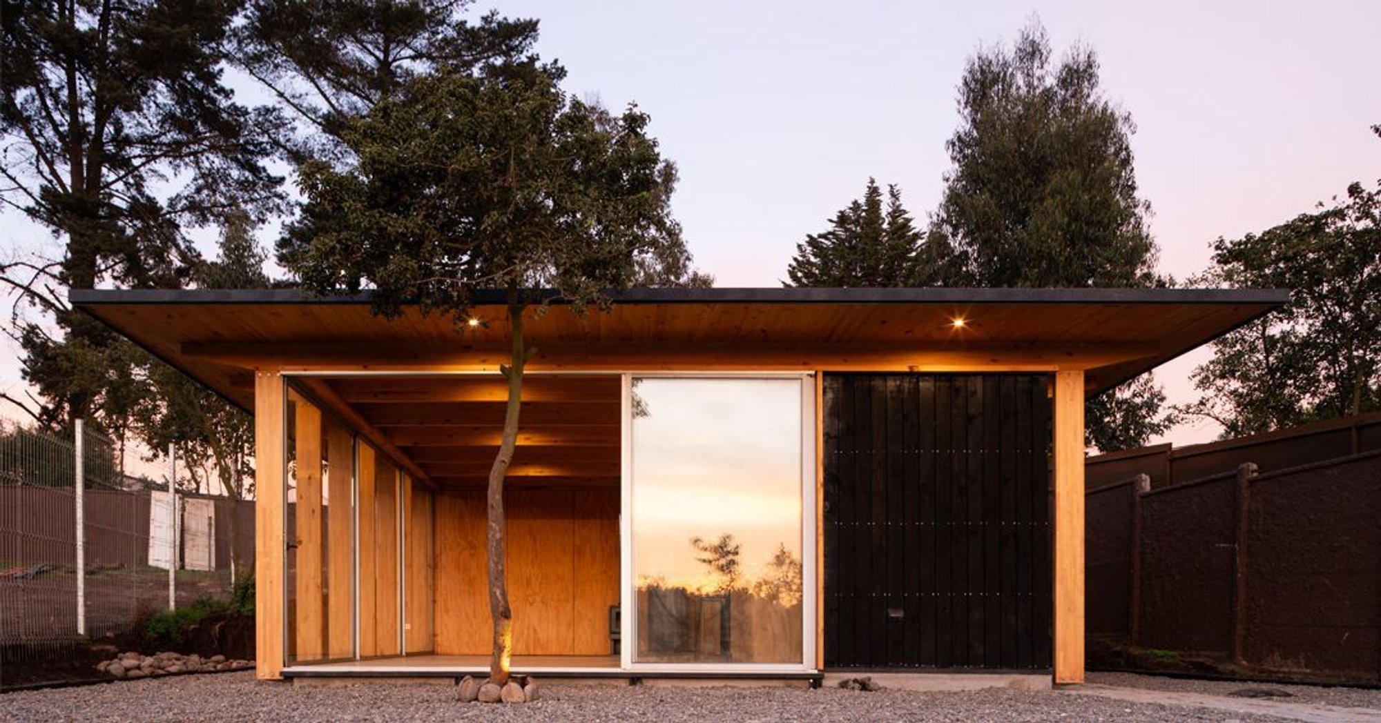Contemporary House Design in Chile: Los Pinos House by Fantuzzi + Rodillo Arquitectos
