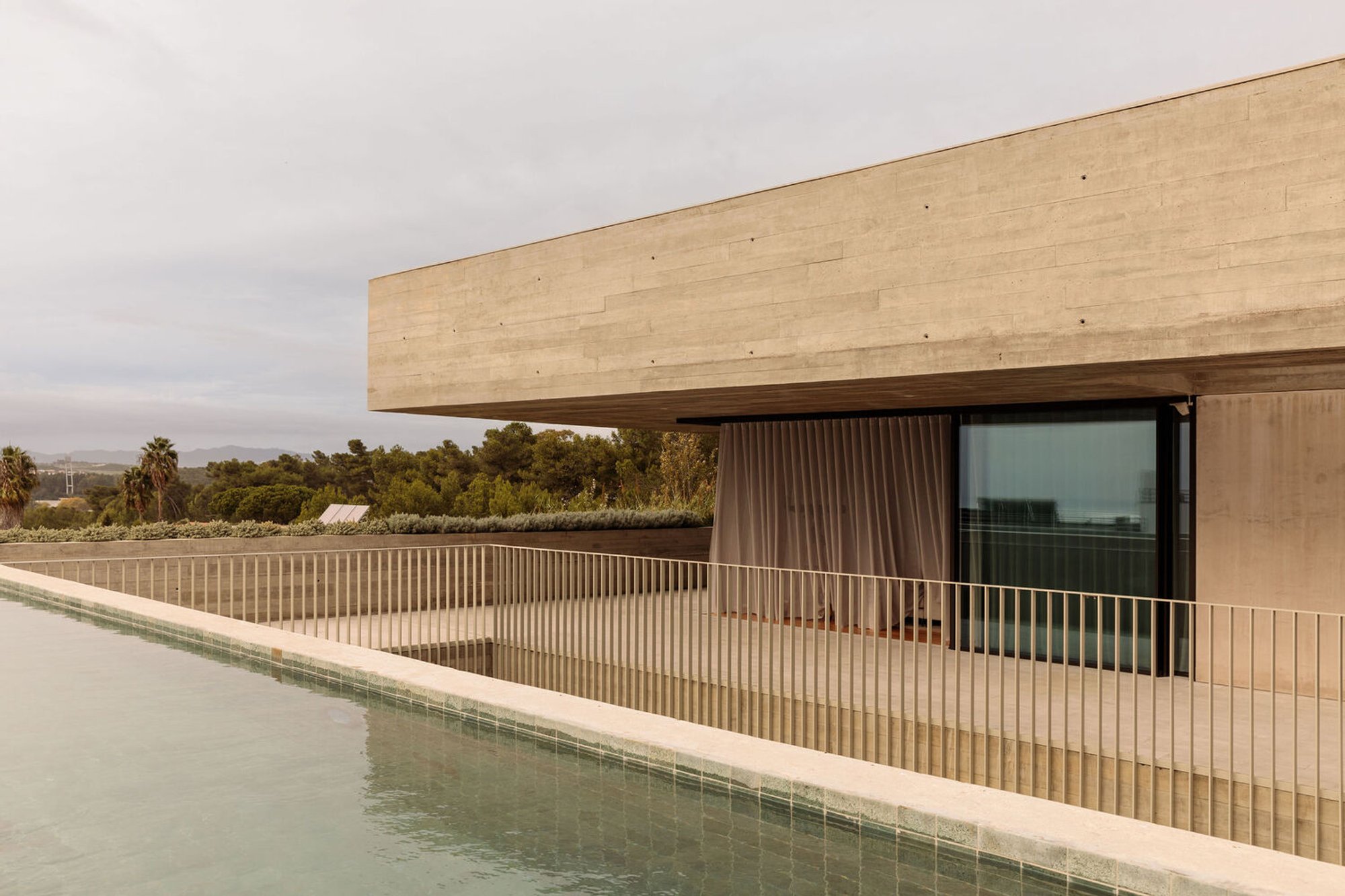Modern Hillside House Design in Portugal: A Fusion of Art, Functionality, and Identity