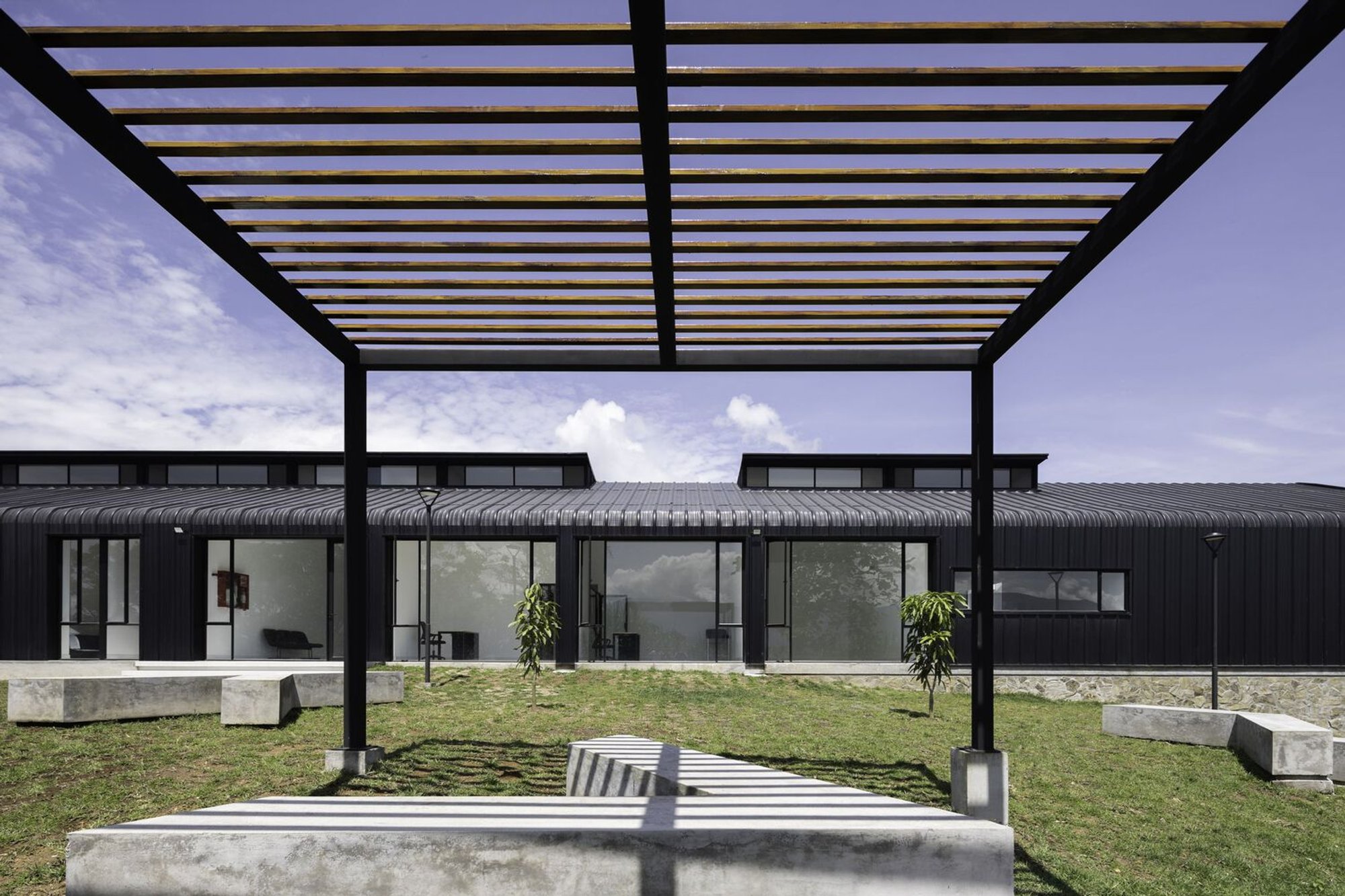 Community Shelter Architecture: The Shelter and Community Dining Room by Side FX Arquitectura