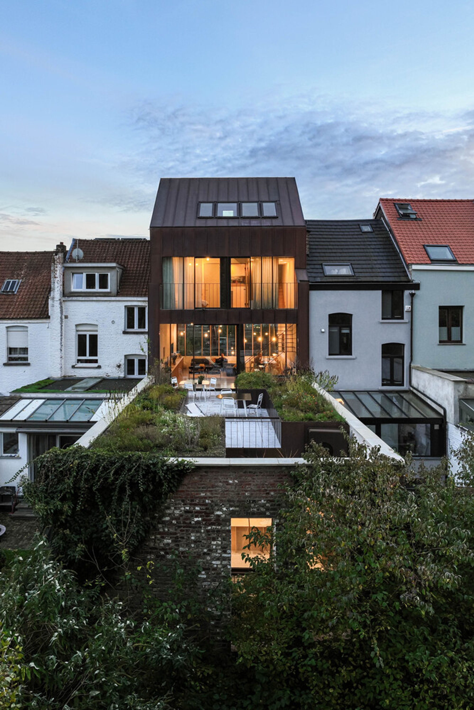 Modern Sustainable Architecture: A Look at BV House by Bruno Vanbesien