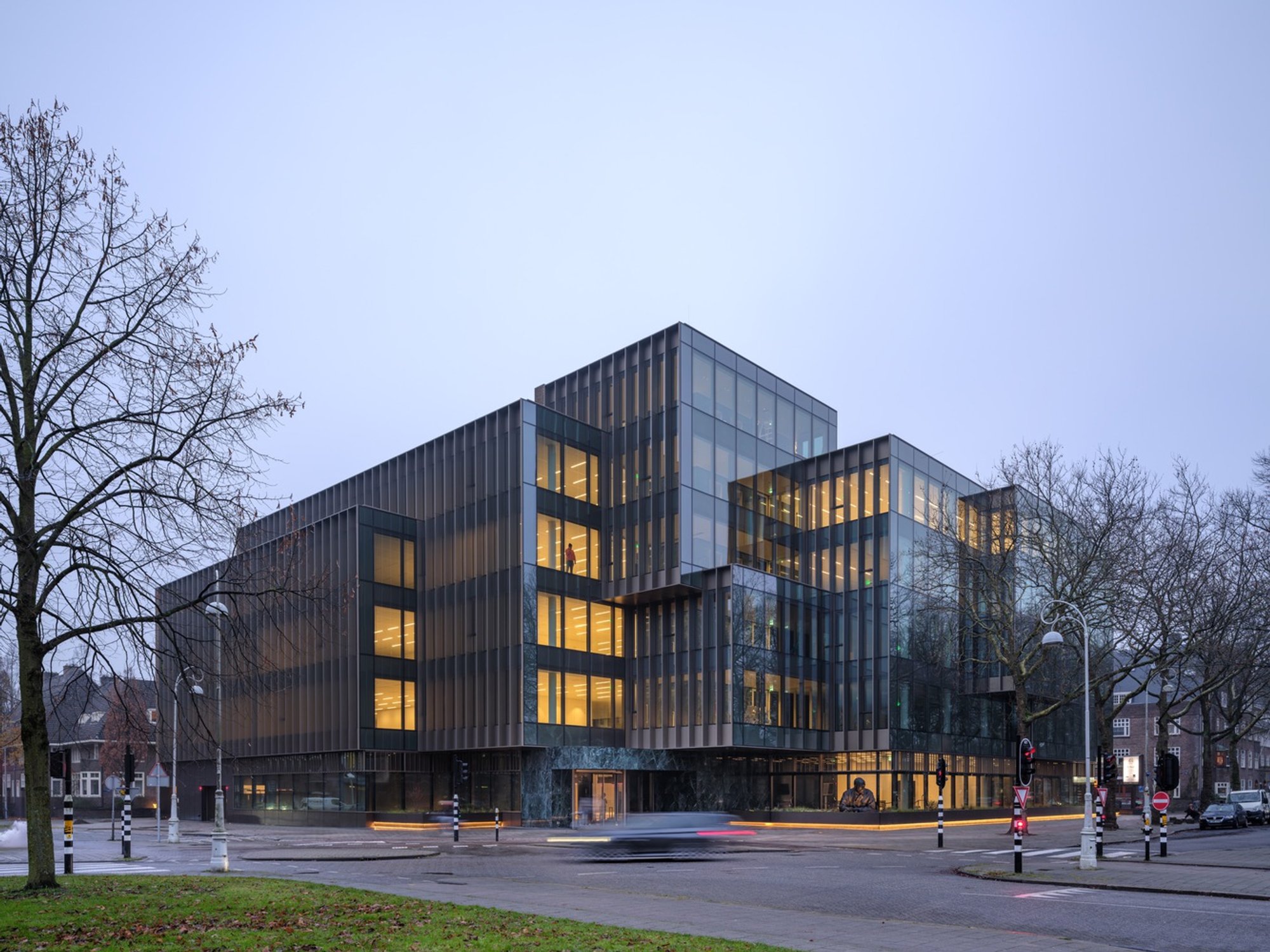 OMA Architecture in Amsterdam: A Deep Dive into Apollolaan 171