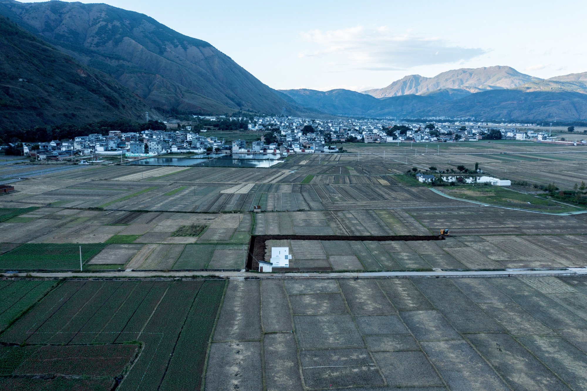 Concrete Pavilion Architecture in Rural Landscapes: A Fusion of Functionality and Symbolism