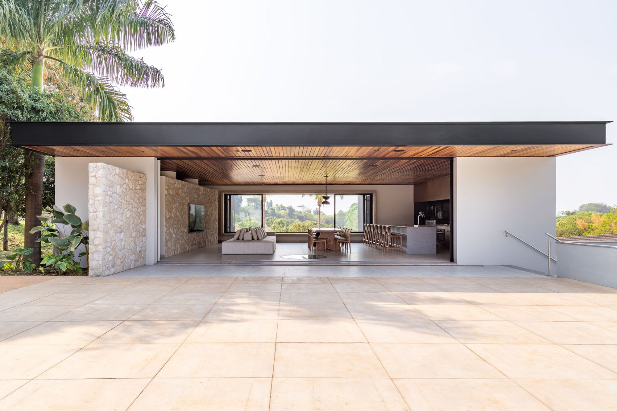 Leisure Taiaçu: A Rural Architectural Retreat by Estúdio Kaique Xavier + Pedrazzoli Arquitetura