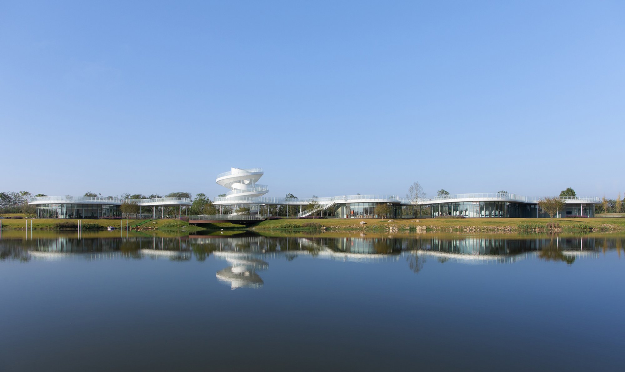 Lujiatan Wetland Park Commercial Service Center: A Harmonious Fusion of Nature and Modern Design