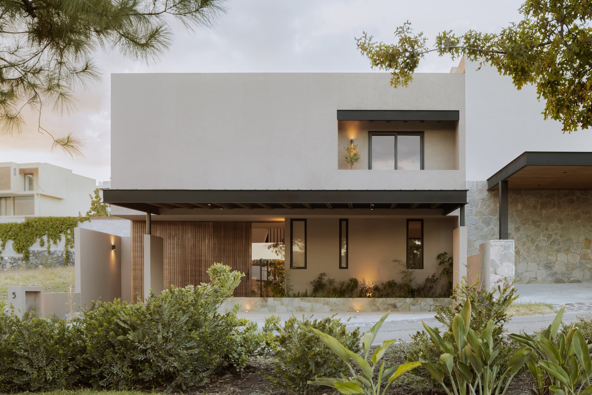 Modern Residential Architecture: The Cantera 5 House