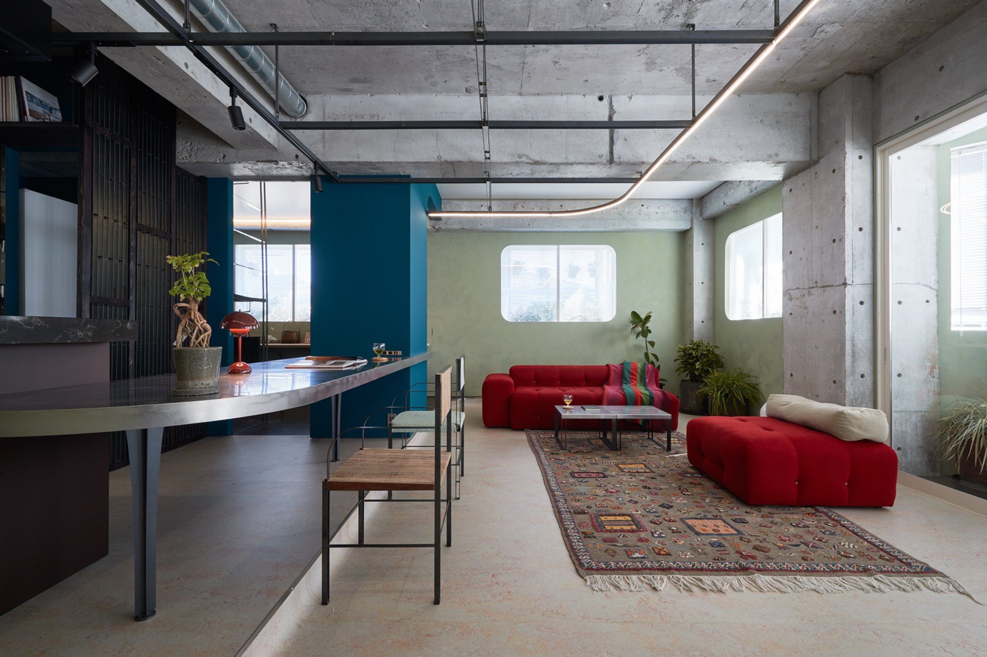 Ring on the Green Apartment: A Multifunctional Renovation by HAMS and Studio