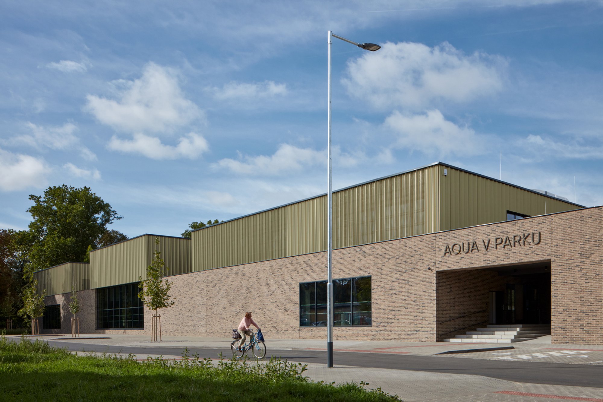 Aquapark Sport and Relaxation Center Kyjov: A Harmonious Fusion of Design and Leisure