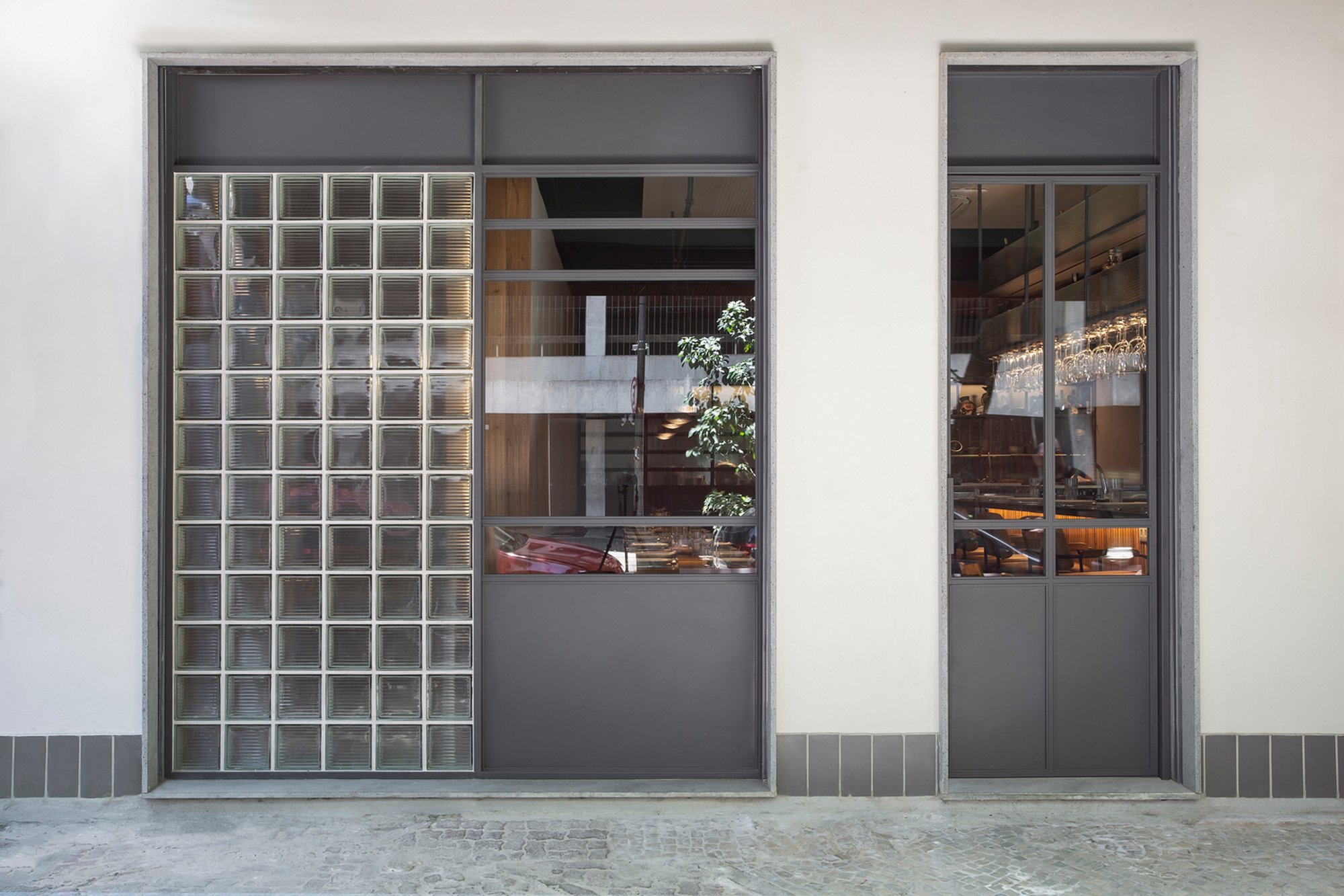 Toto Ipanema: A Contemporary Approach to Restaurant Interior Design