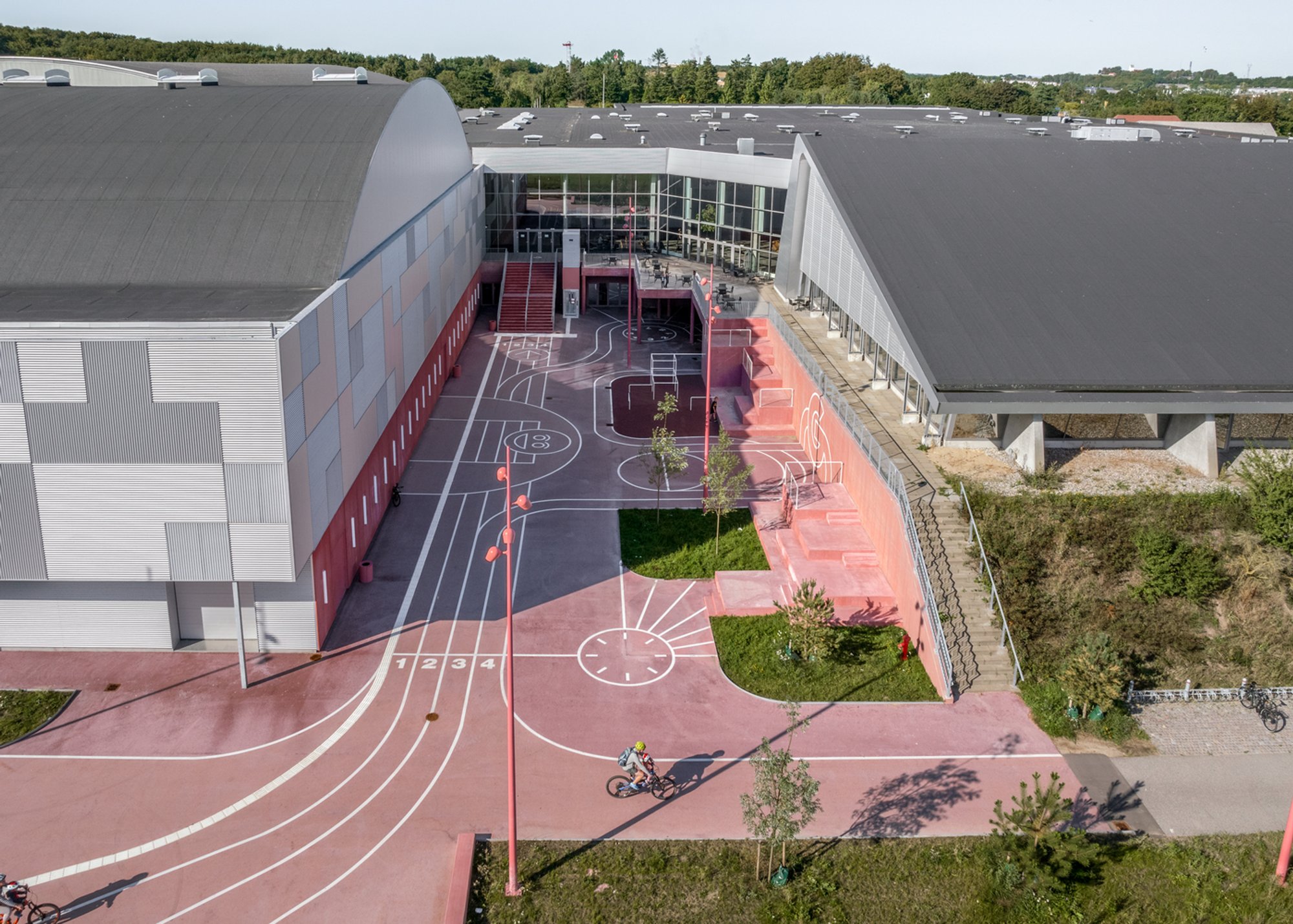 Urban Plaza Design: Transforming Spaces with Bold Architecture